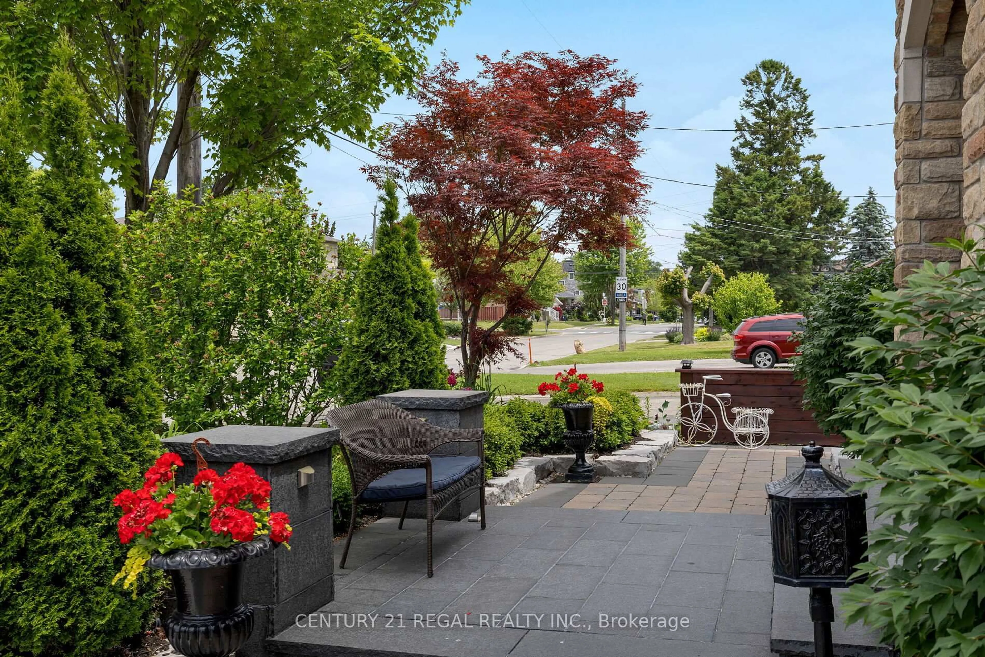 Patio, street for 127 Sultana Ave, Toronto Ontario M6A 1T6