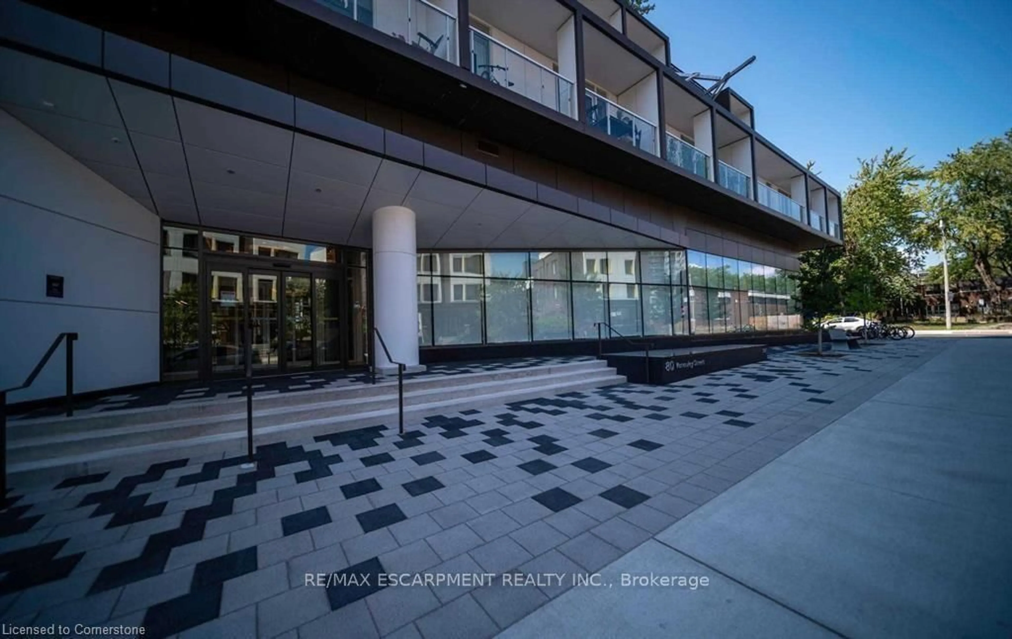 Patio, street for 80 Vanauley St #120, Toronto Ontario M5T 0C9