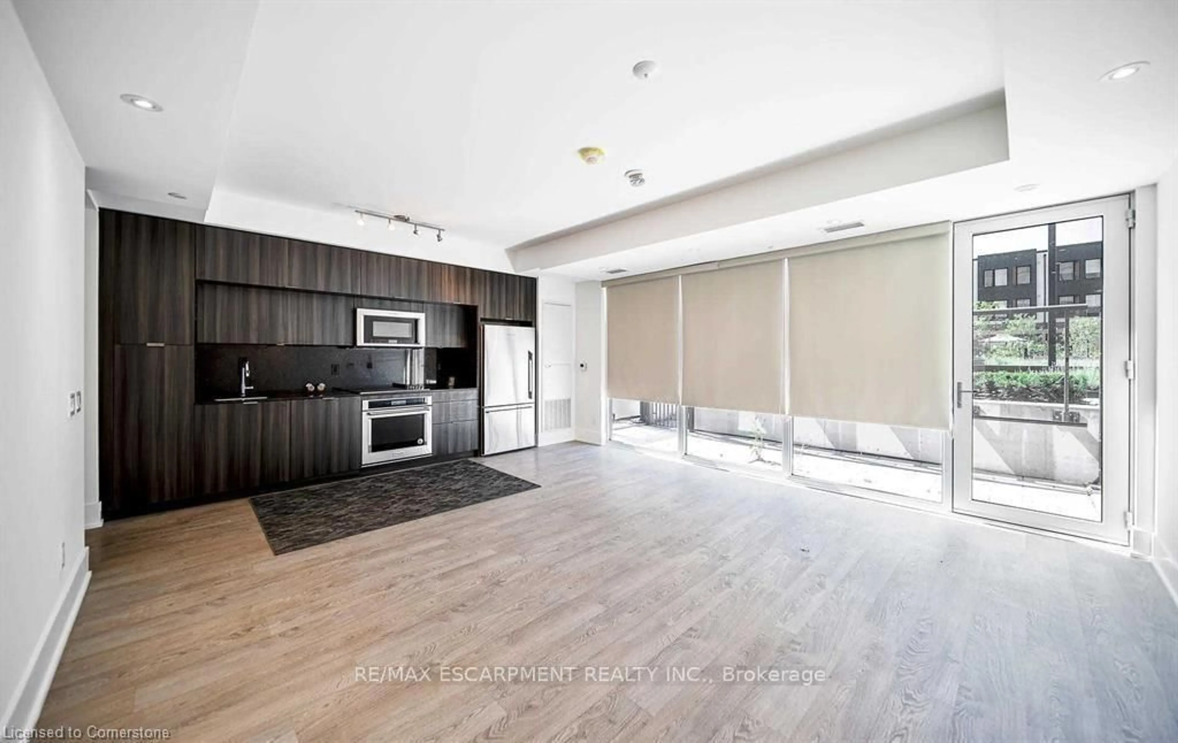 Unknown for 80 Vanauley St #120, Toronto Ontario M5T 0C9