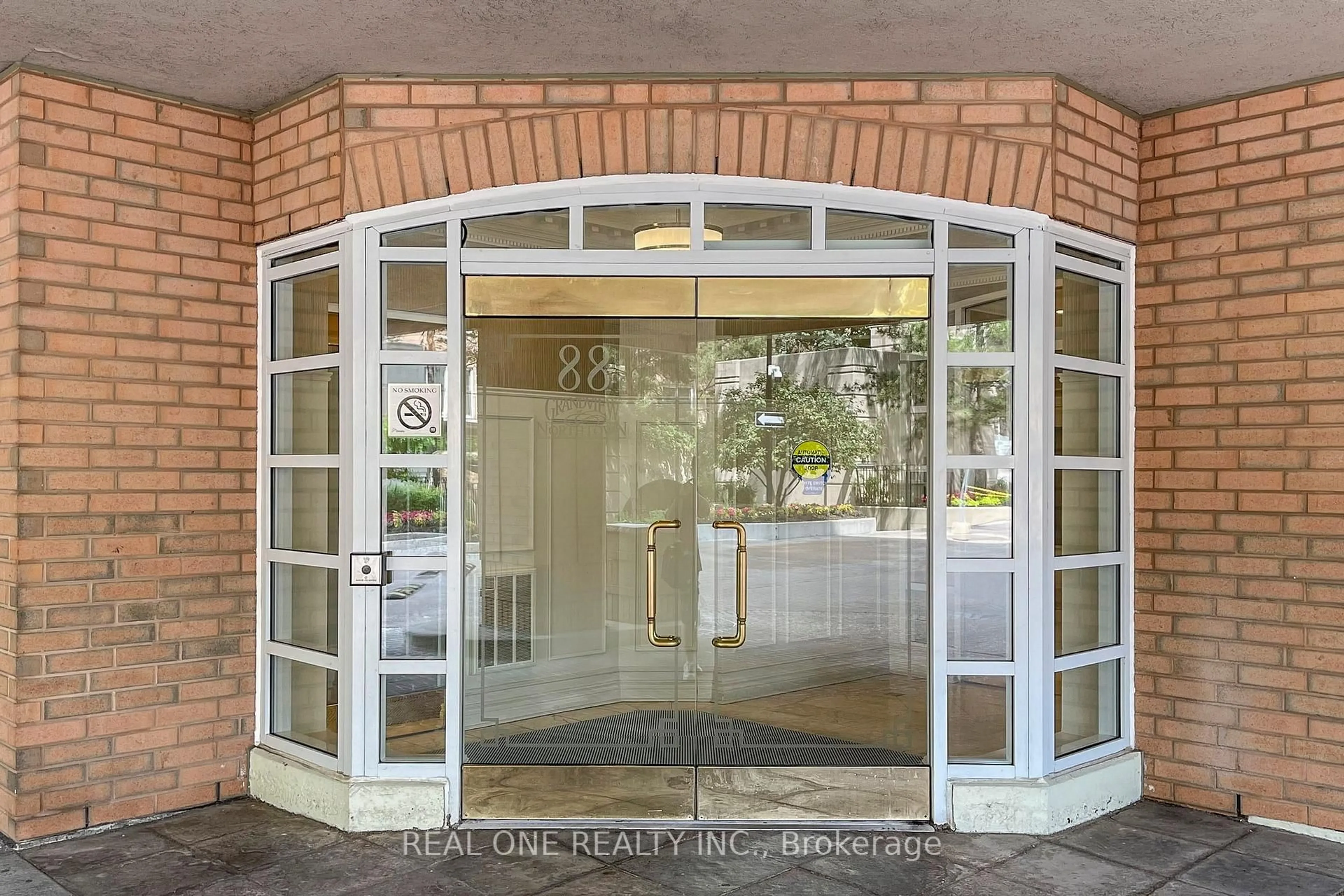 Indoor entryway for 88 Grandview Way #1203, Toronto Ontario M2N 6V6