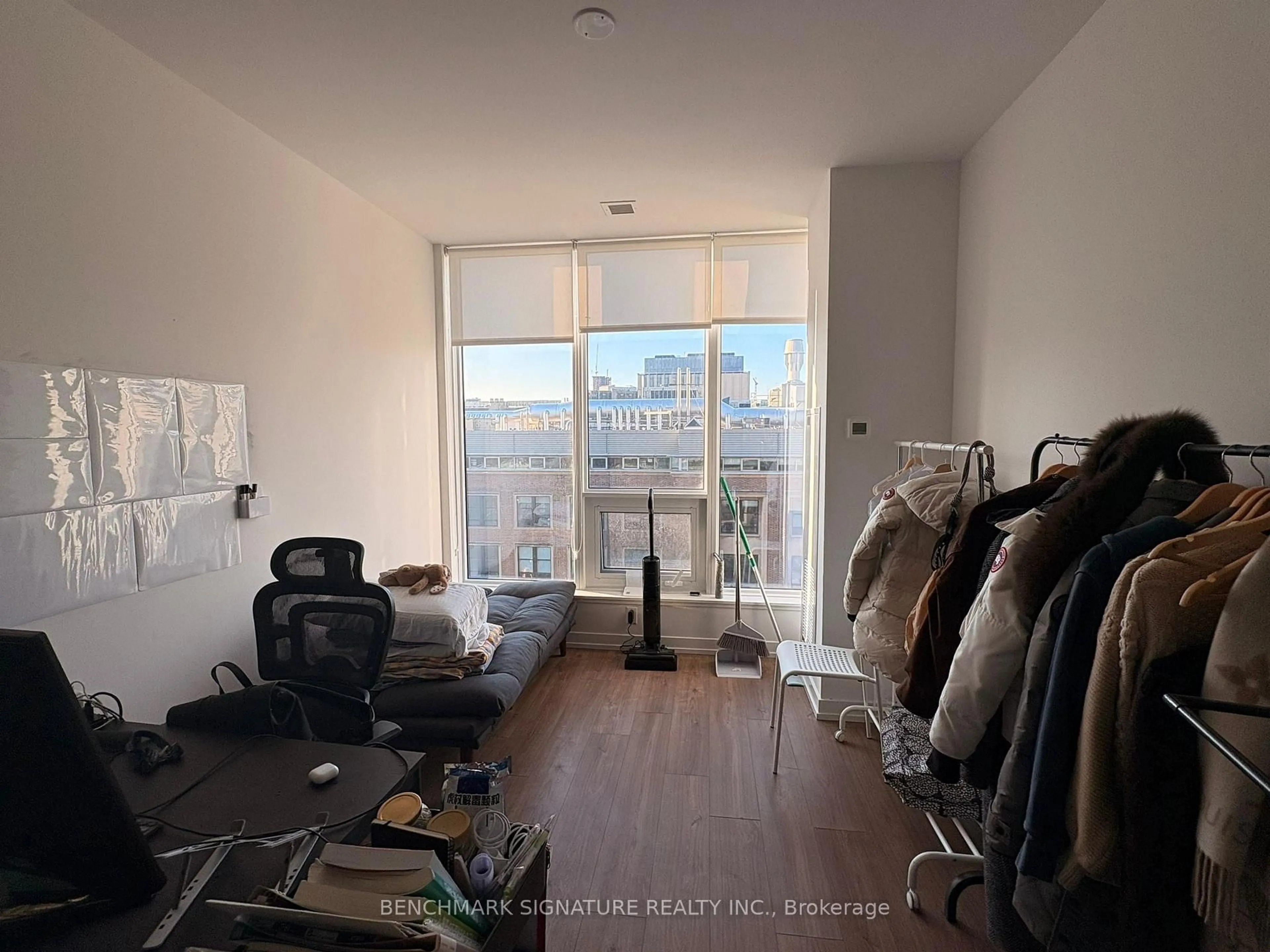 A pic of a room for 203 College St #605, Toronto Ontario M5T 0C8