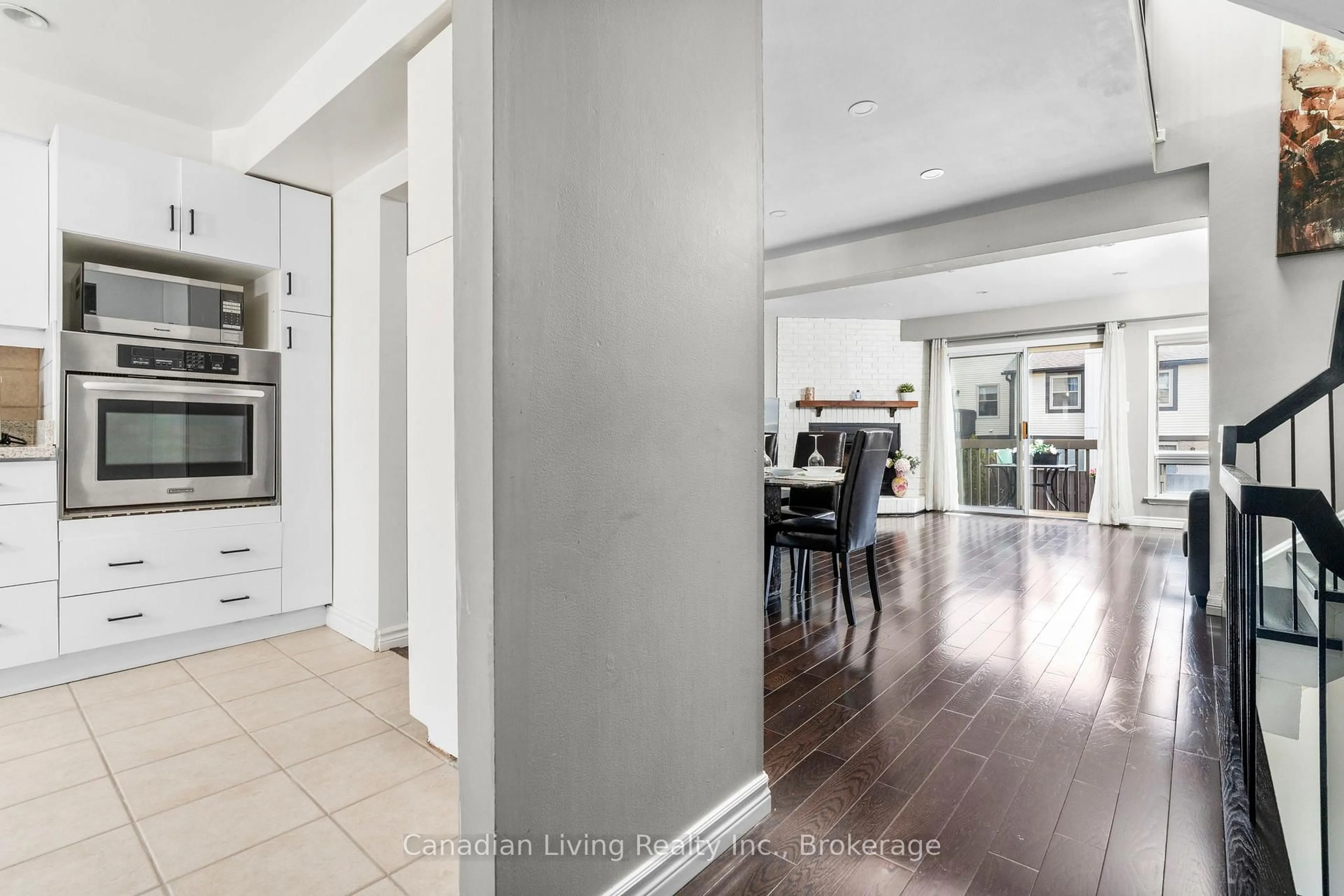 Indoor entryway for 55 English Ivyway Way, Toronto Ontario M2H 3M3