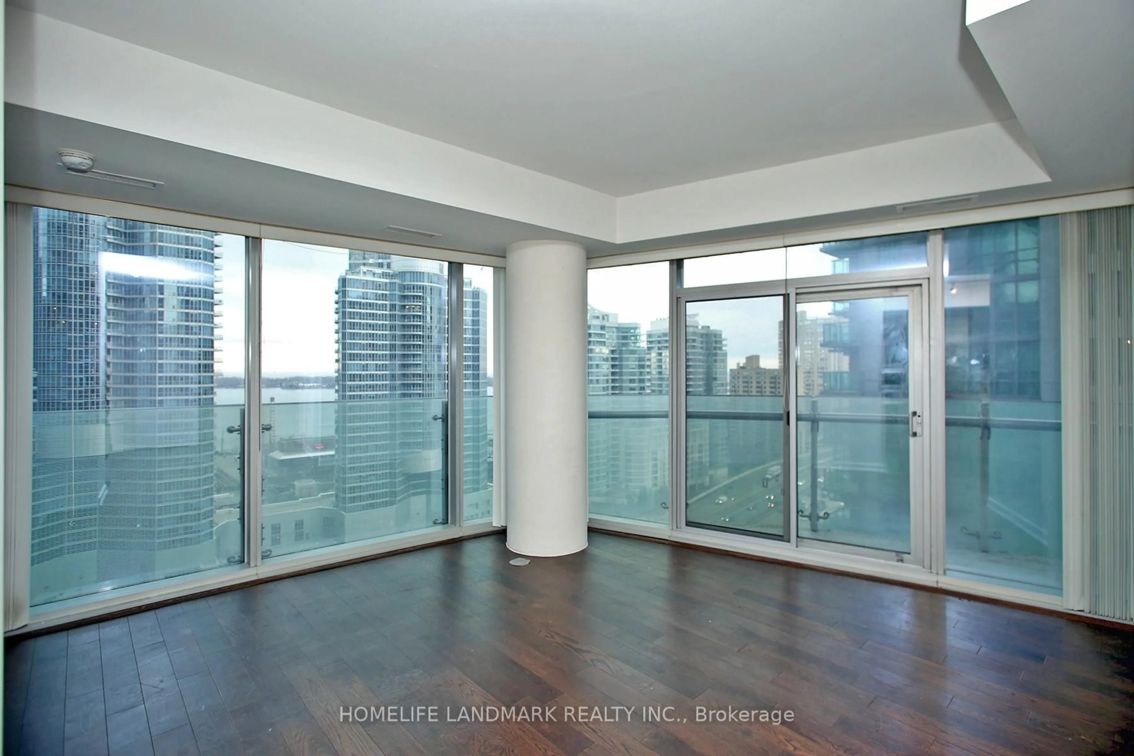 Unknown for 12 York St #1504, Toronto Ontario M5J 0A9