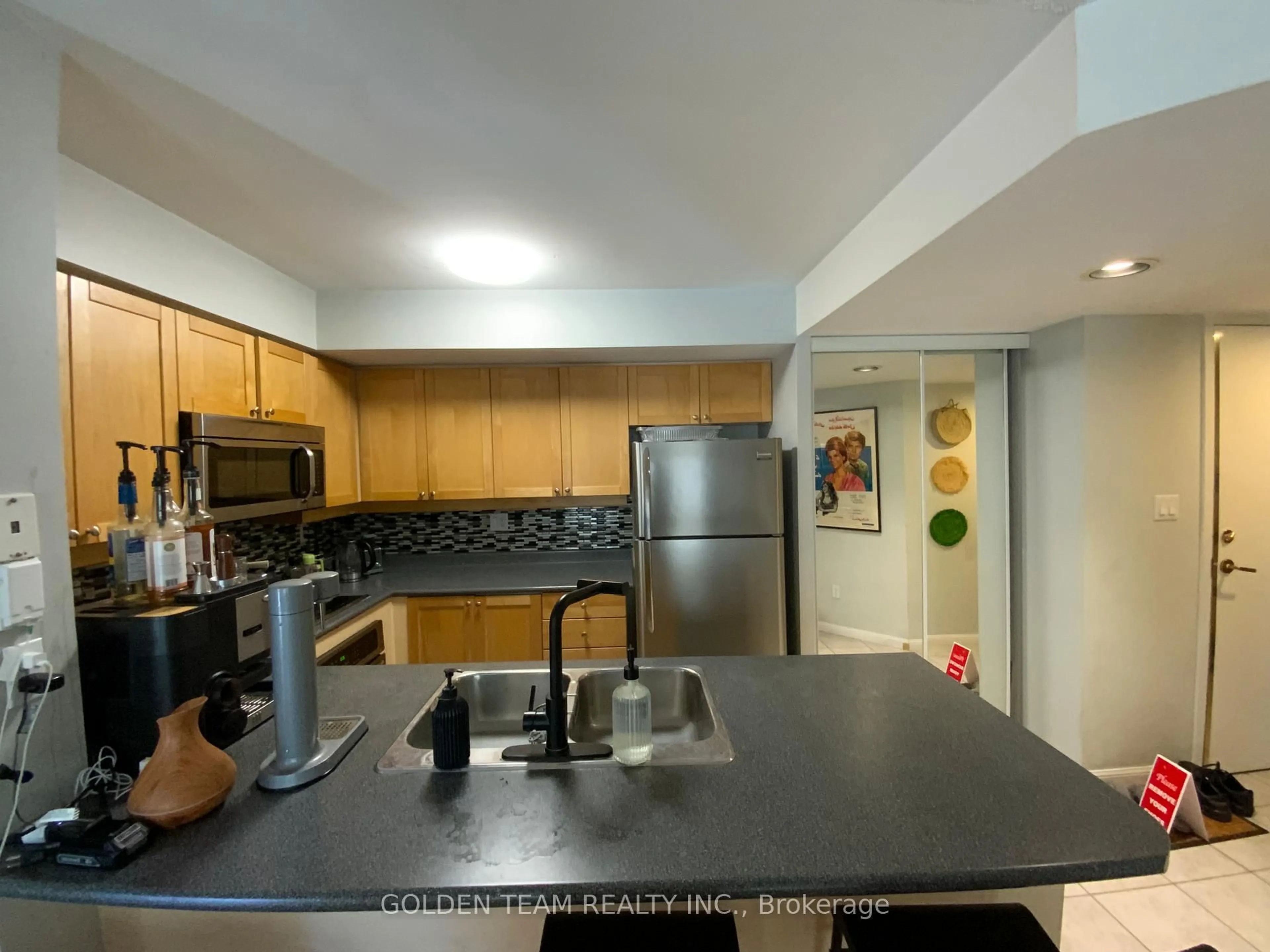 Standard kitchen, unknown for 188 Redpath Ave #209, Toronto Ontario M4P 3J2
