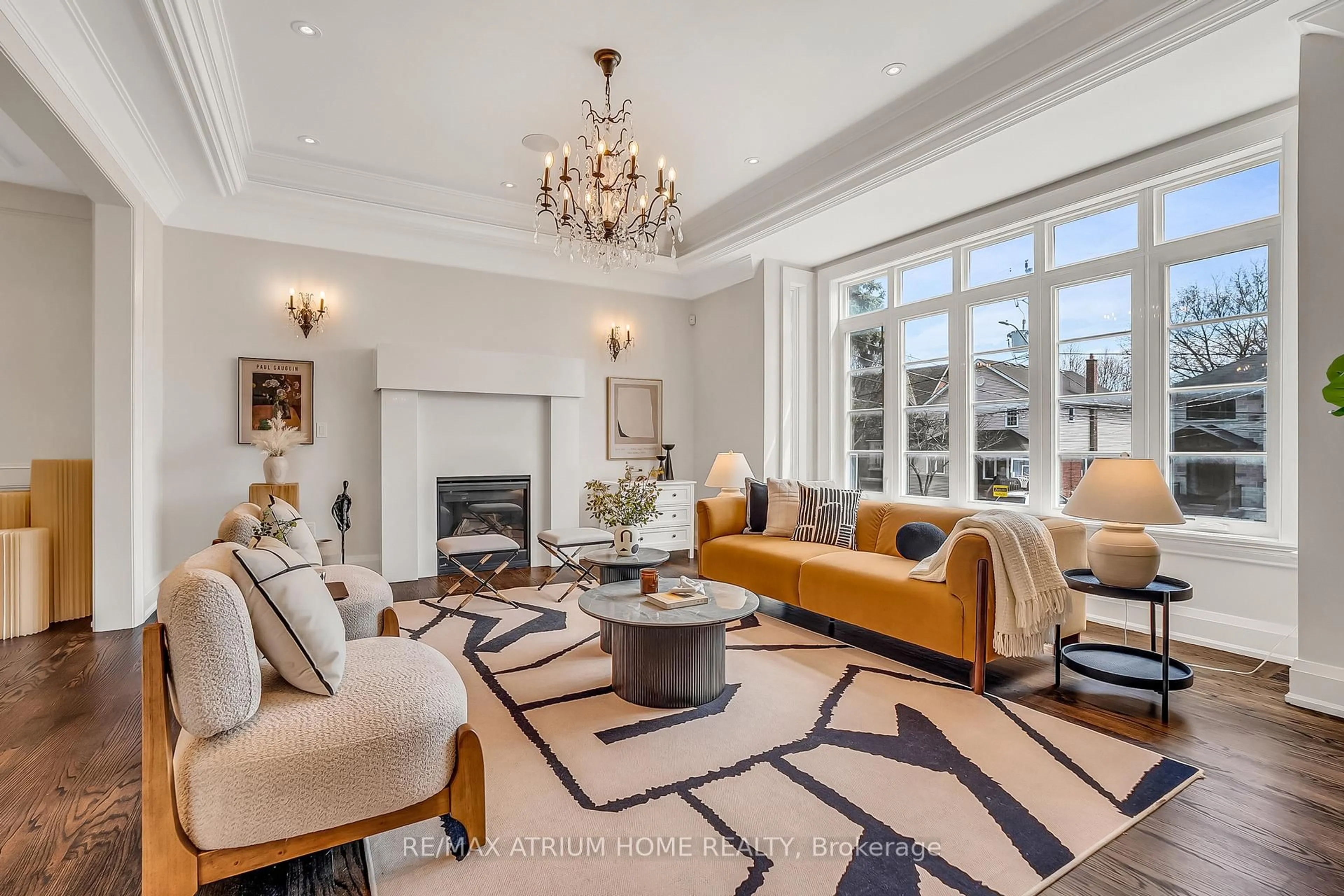 Living room with furniture, carpet floor for 96 Stuart Ave, Toronto Ontario M2N 1H1