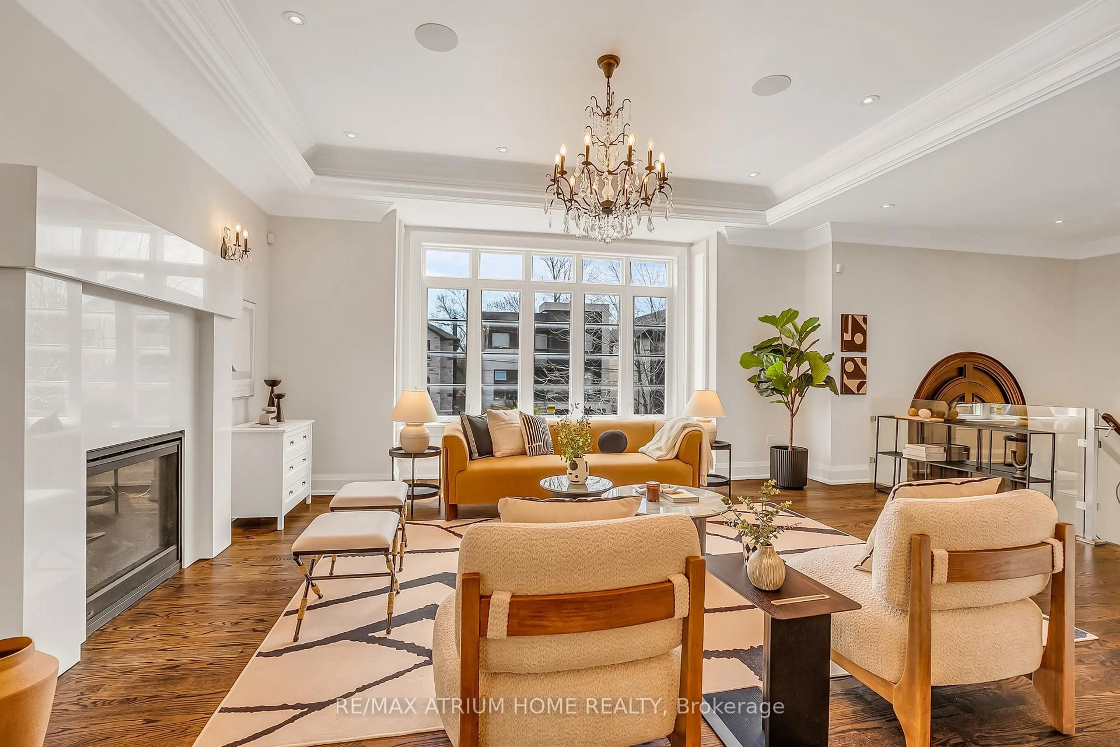 Living room with furniture, unknown for 96 Stuart Ave, Toronto Ontario M2N 1H1