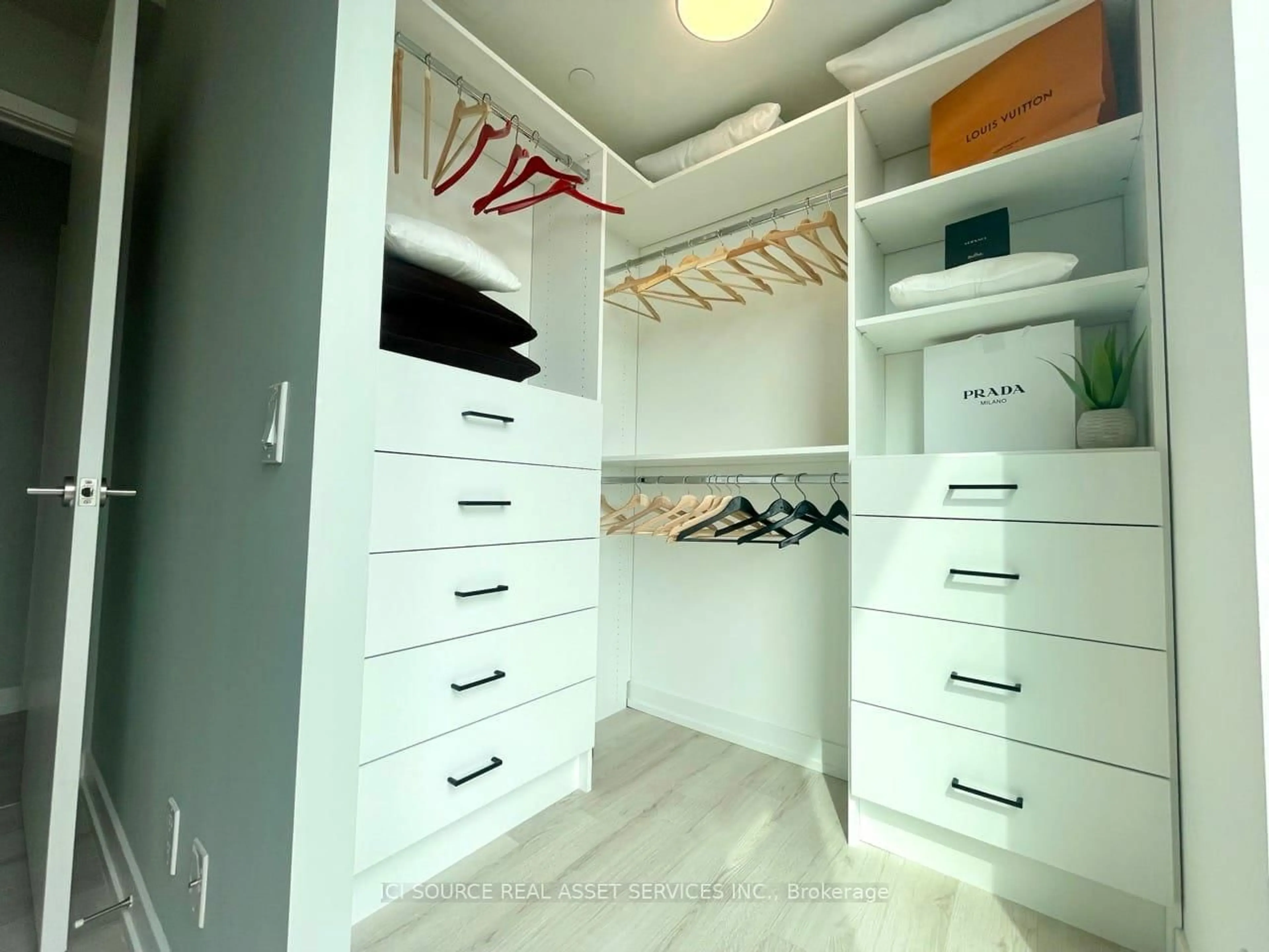 Storage room or clothes room or walk-in closet for 33 Helendale Ave #2206, Toronto Ontario M4R 0A4