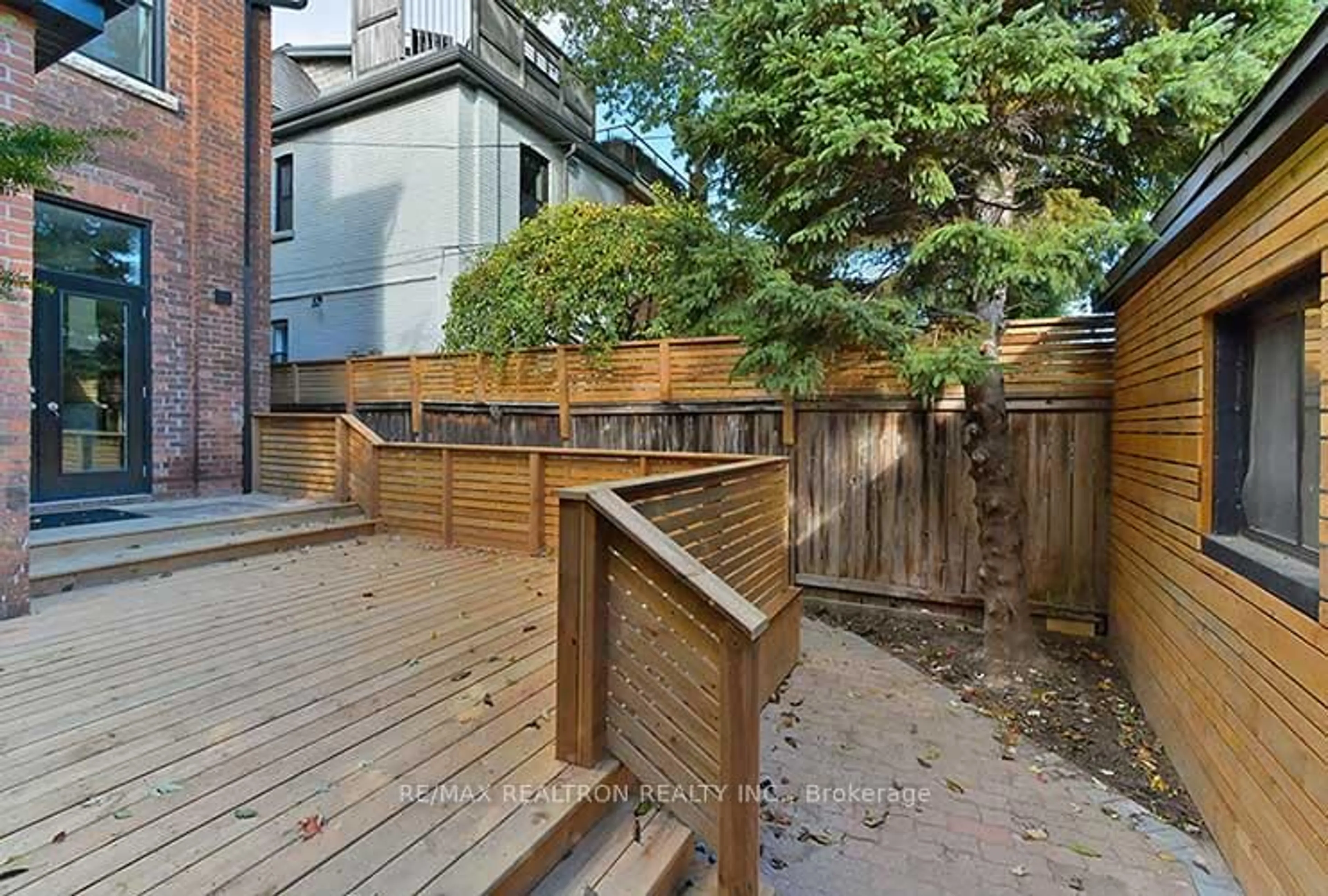 Patio, street for 69 Brunswick Ave, Toronto Ontario M5S 2L8