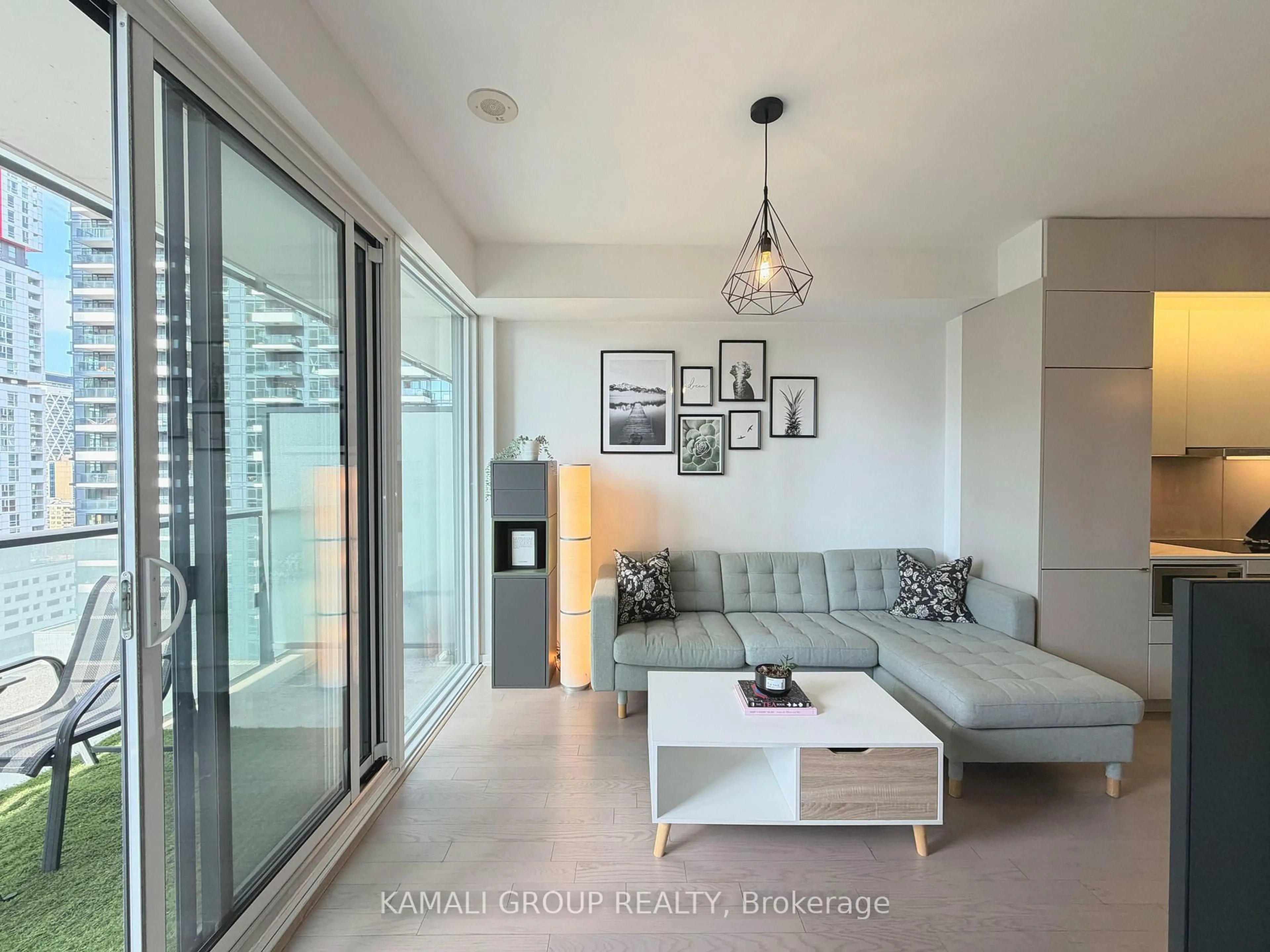 Living room with furniture, unknown for 101 Peter St #1712, Toronto Ontario M5V 0G6