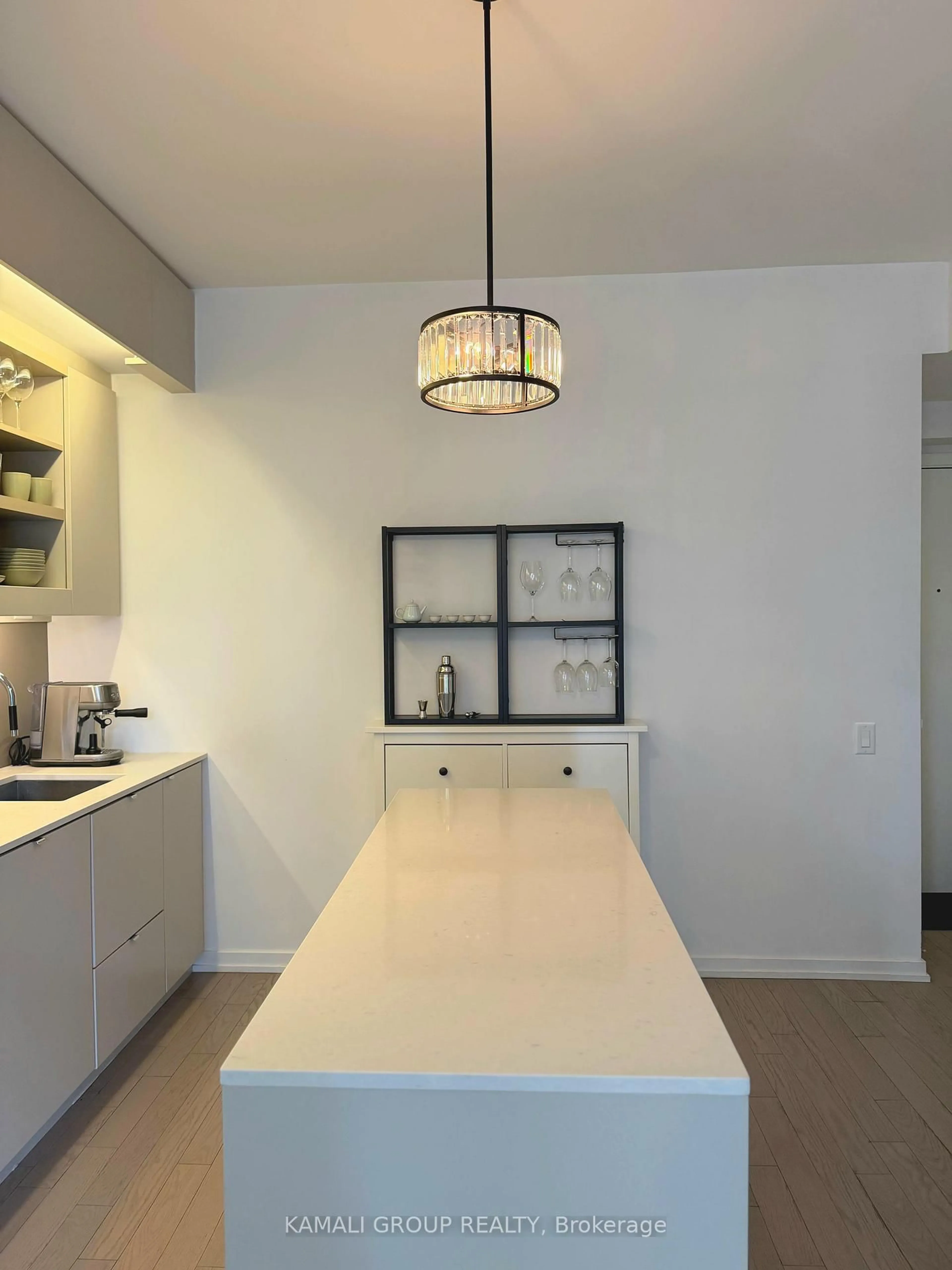 Contemporary kitchen, unknown for 101 Peter St #1712, Toronto Ontario M5V 0G6