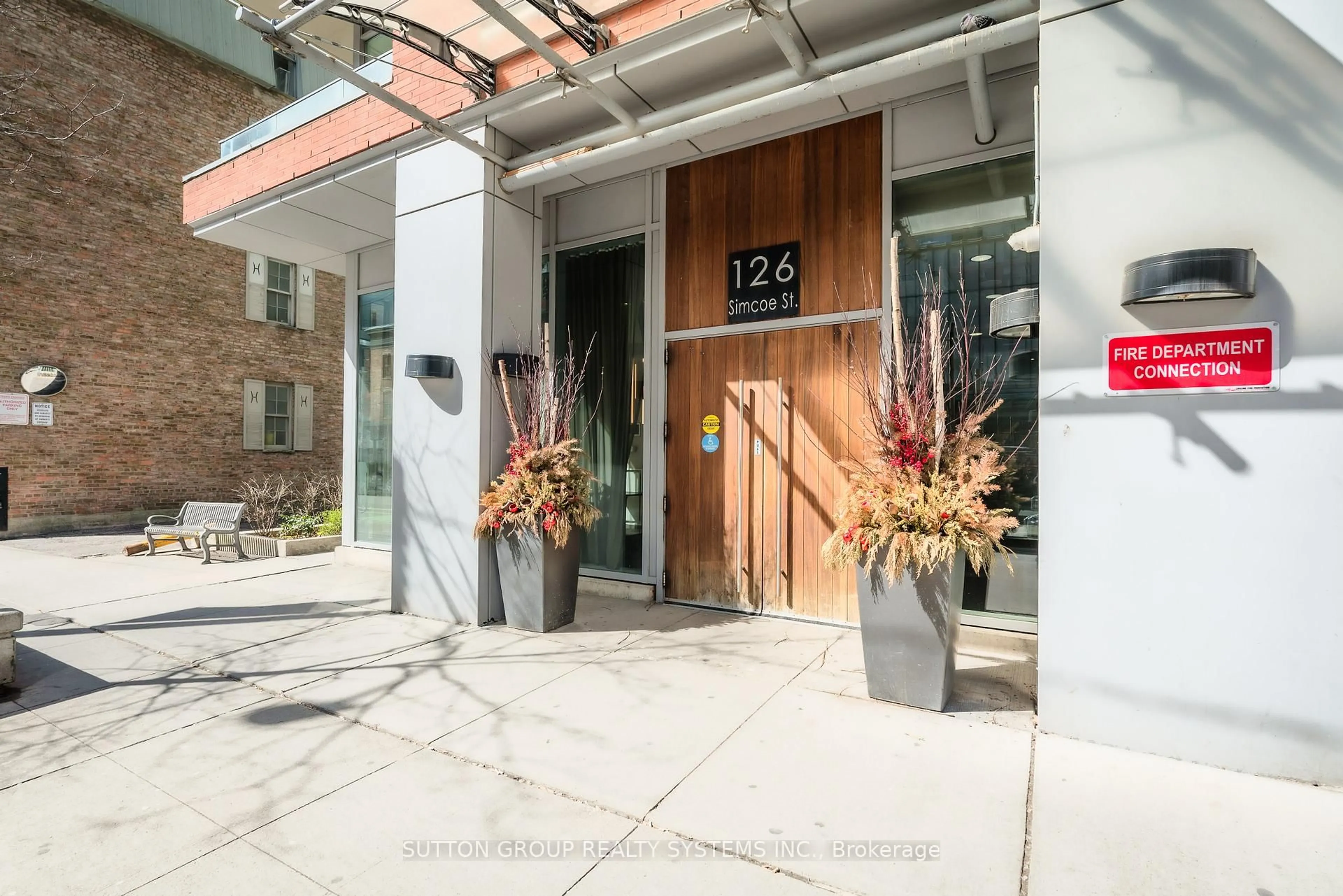 Indoor foyer for 126 Simcoe St #1307, Toronto Ontario M5H 4E6