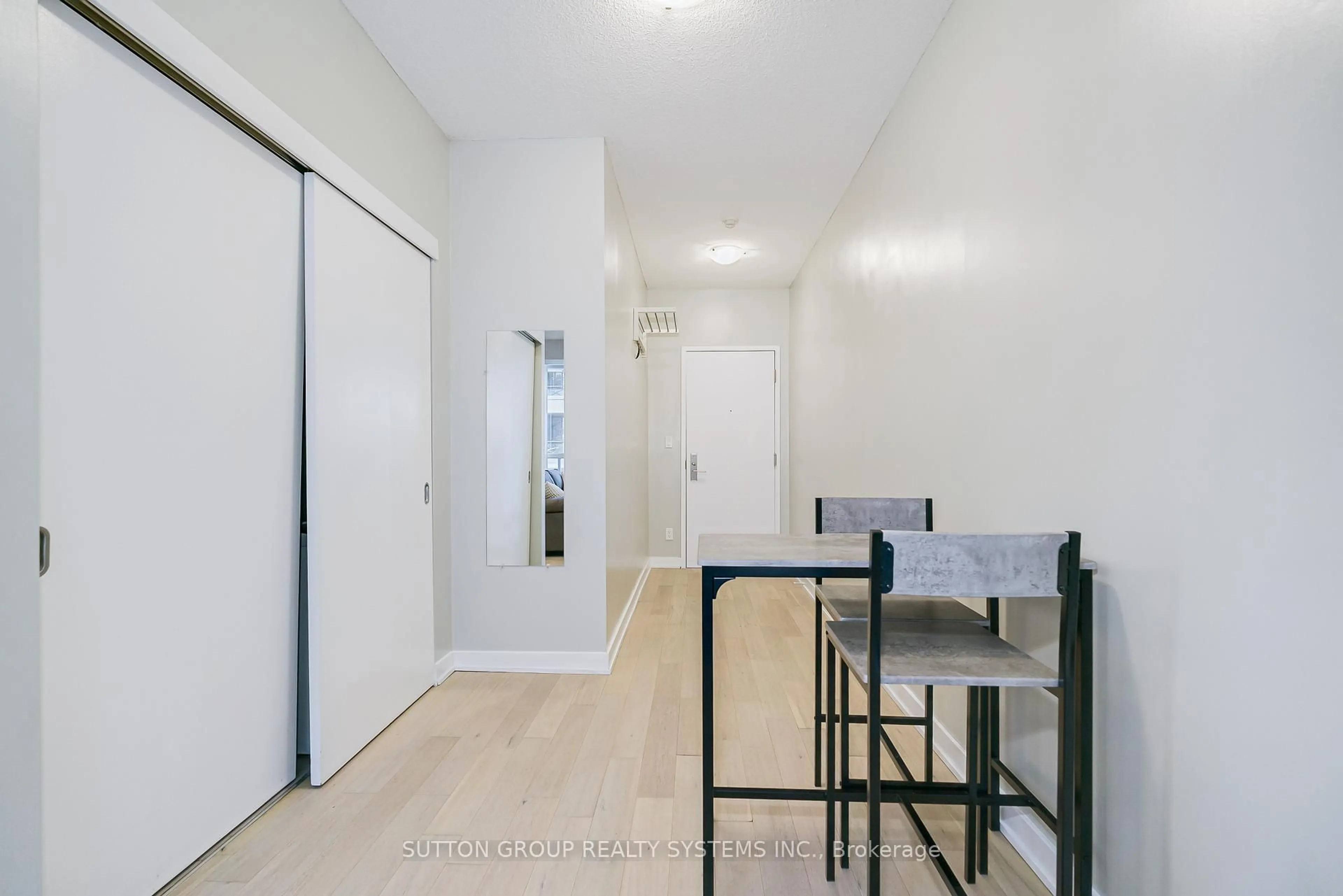 Unknown for 126 Simcoe St #1307, Toronto Ontario M5H 4E6