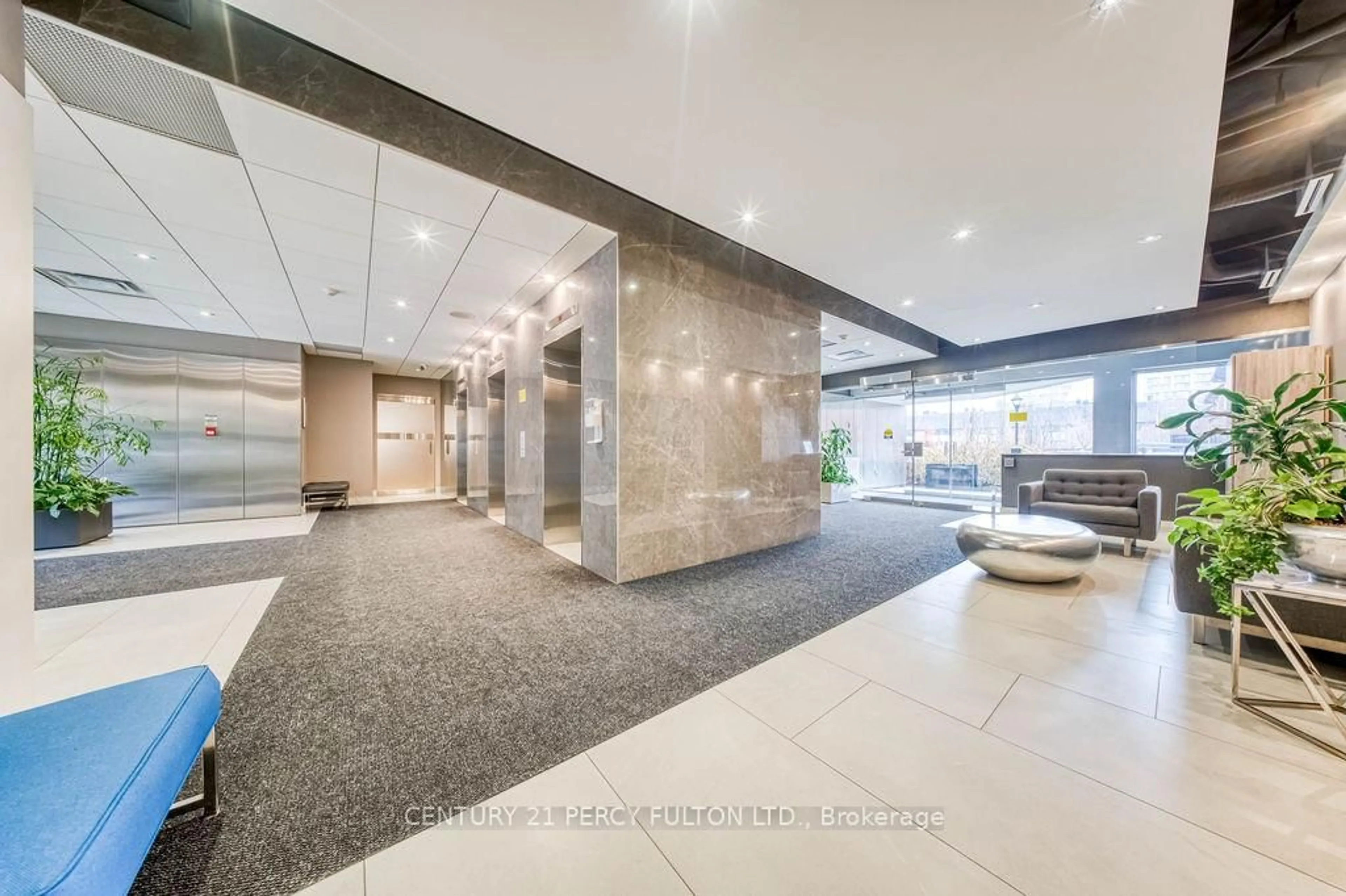 Indoor foyer for 725 King St #1201, Toronto Ontario M5V 2W9