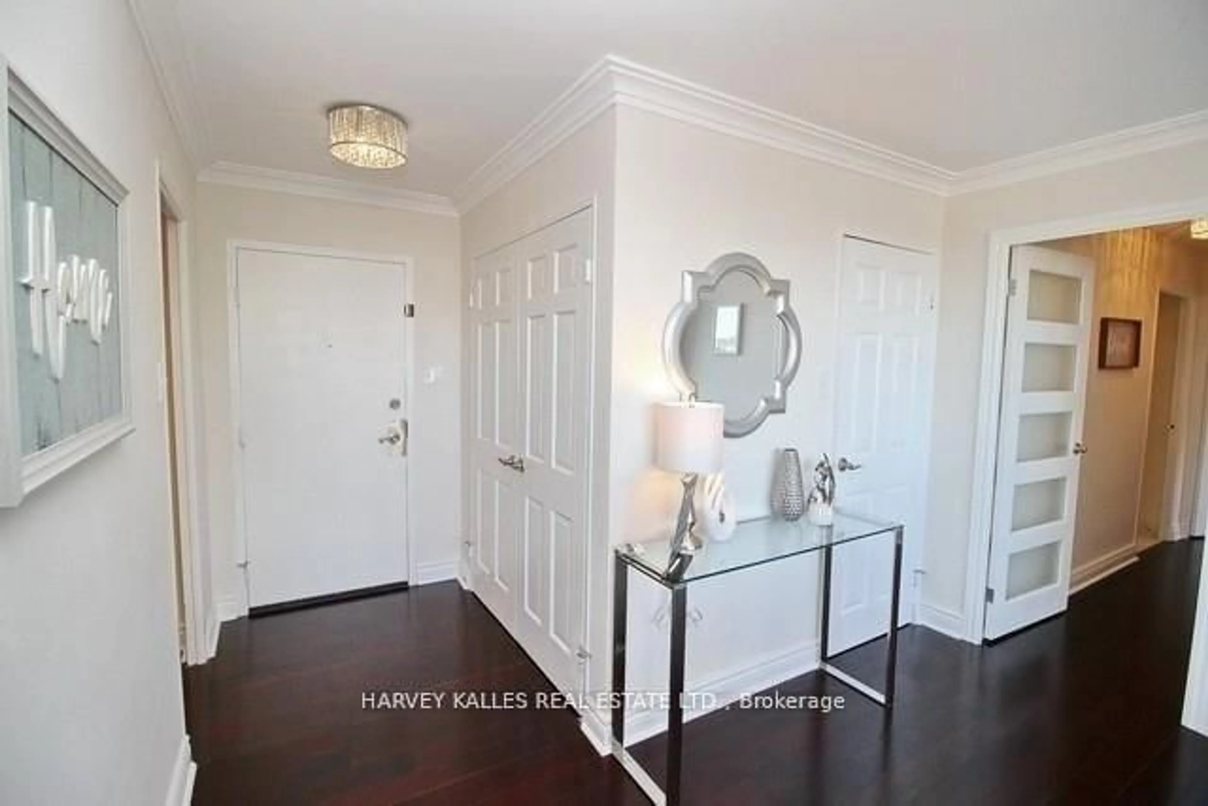 Indoor entryway for 3555 Bathurst St #602, Toronto Ontario M6A 2Y8