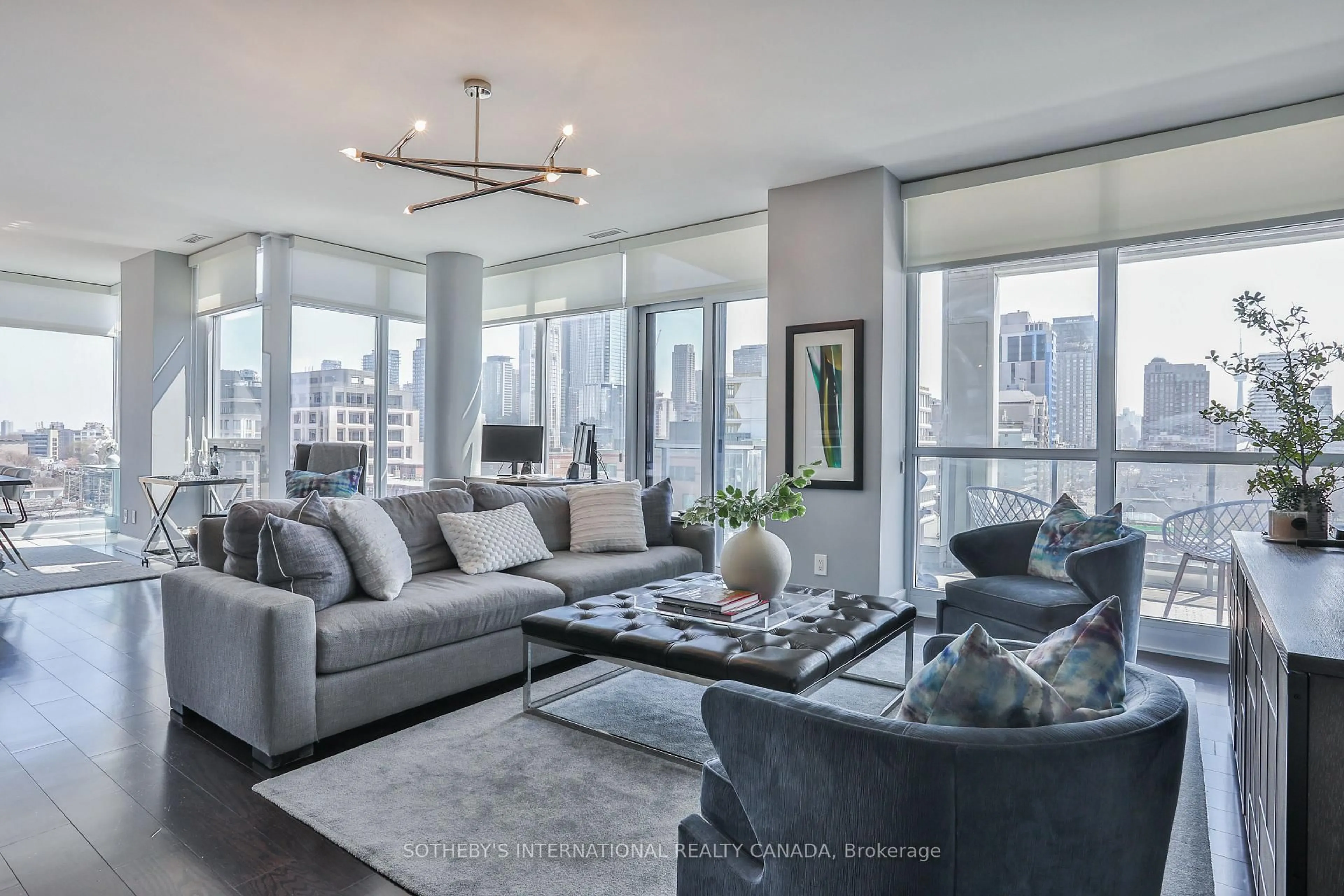 Living room with furniture, unknown for 170 Avenue Rd #811, Toronto Ontario M5R 0A4