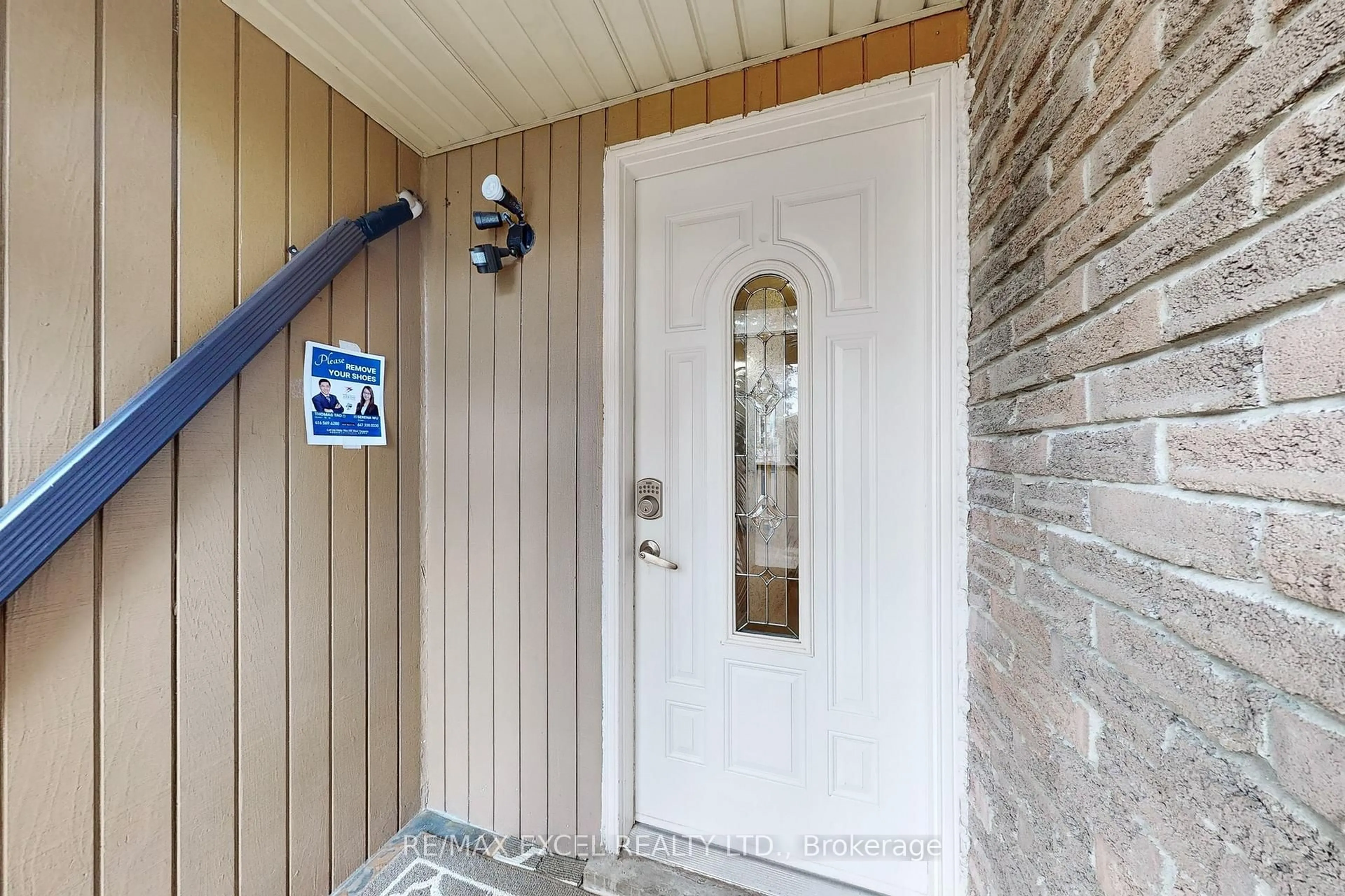 Indoor entryway for 11 Sand Fernway, Toronto Ontario M2J 4N7