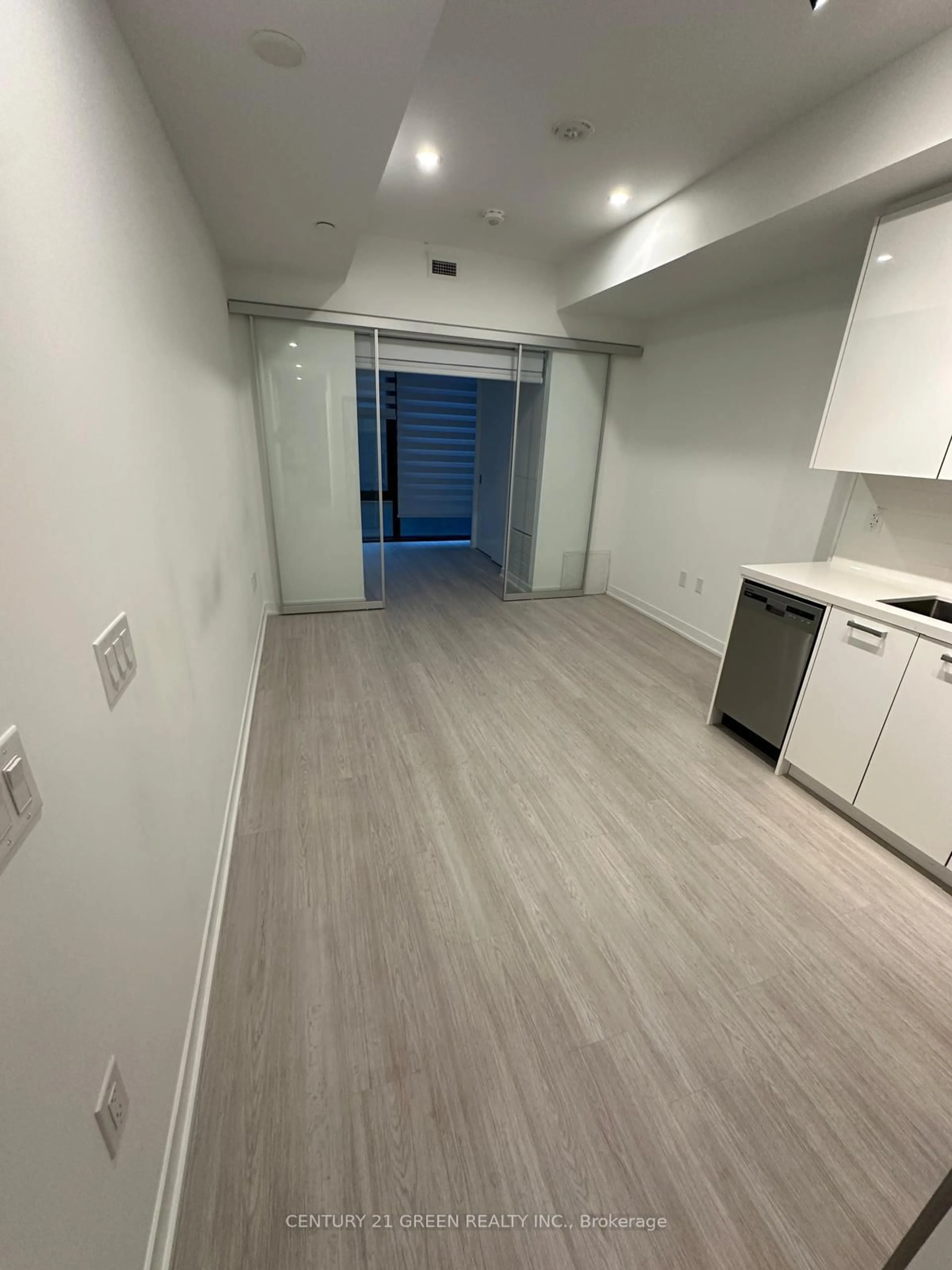 A pic of a room for 195 McCaul St #414, Toronto Ontario M5T 0E5