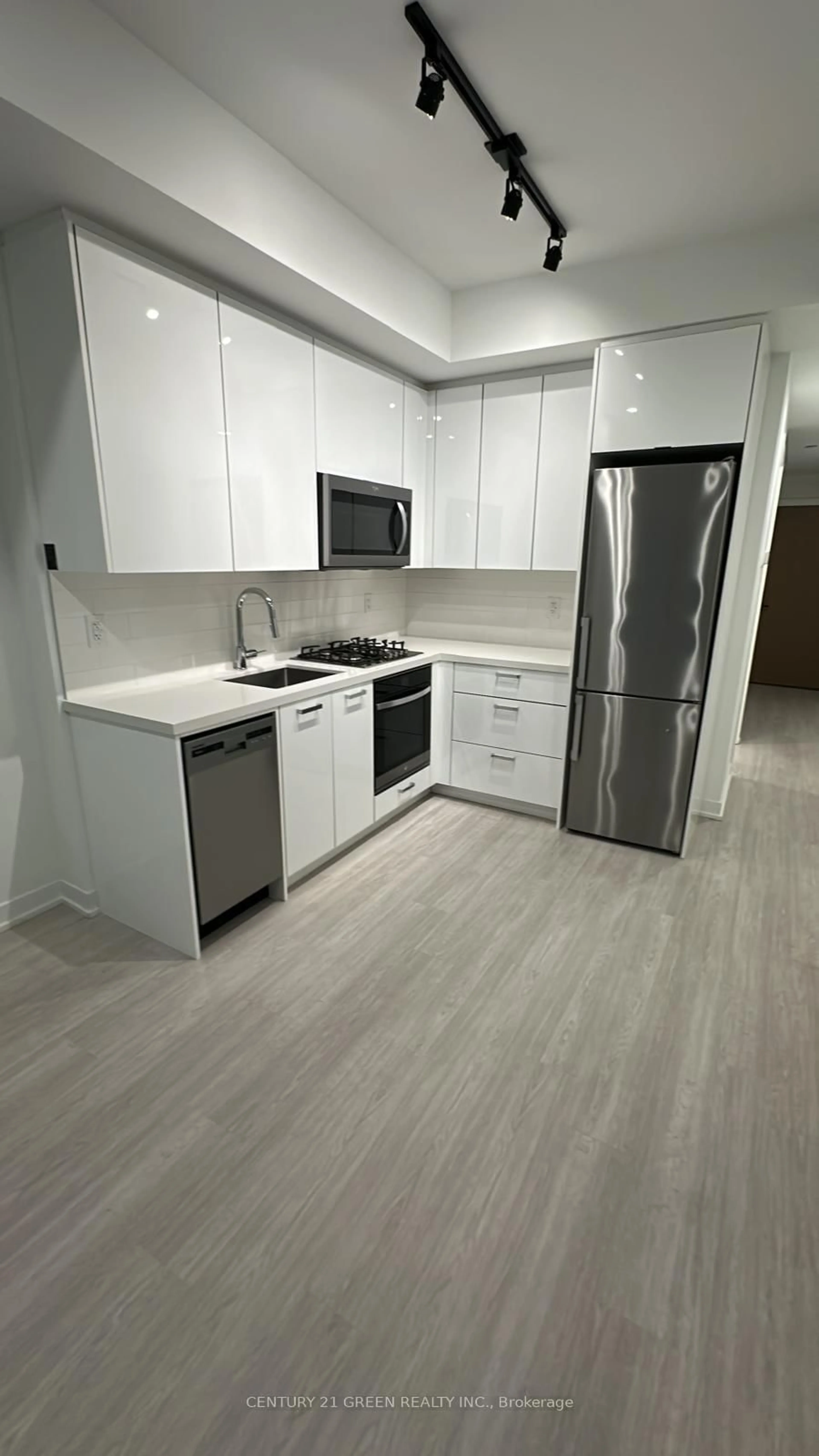 Standard kitchen, unknown for 195 McCaul St #414, Toronto Ontario M5T 0E5