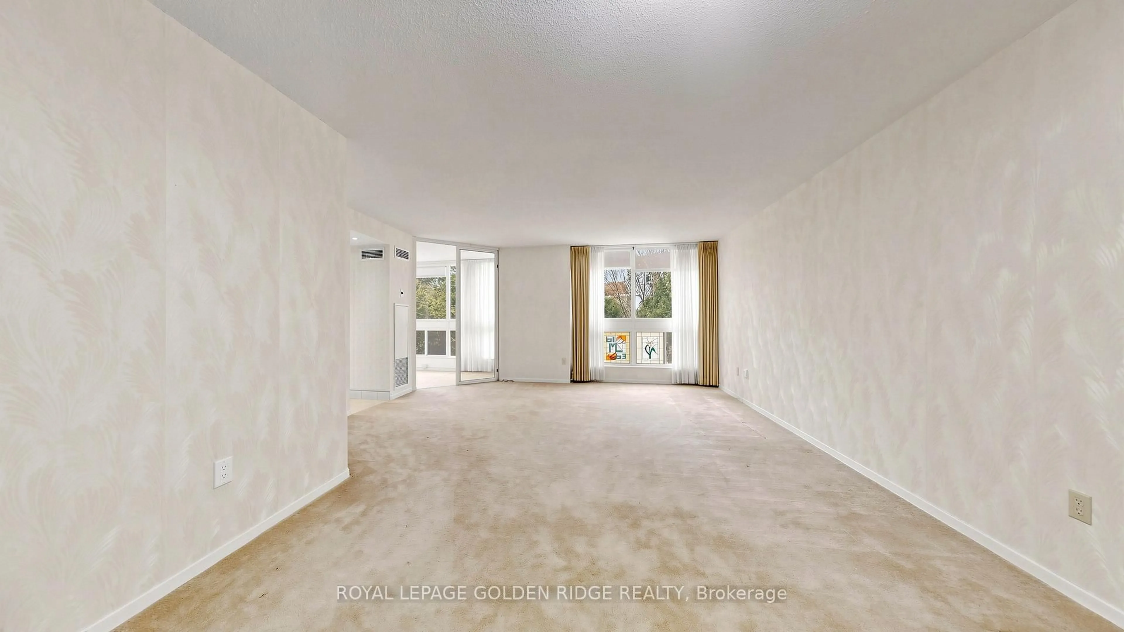 Unknown for 10 Kenneth Ave #212, Toronto Ontario M2N 6K6