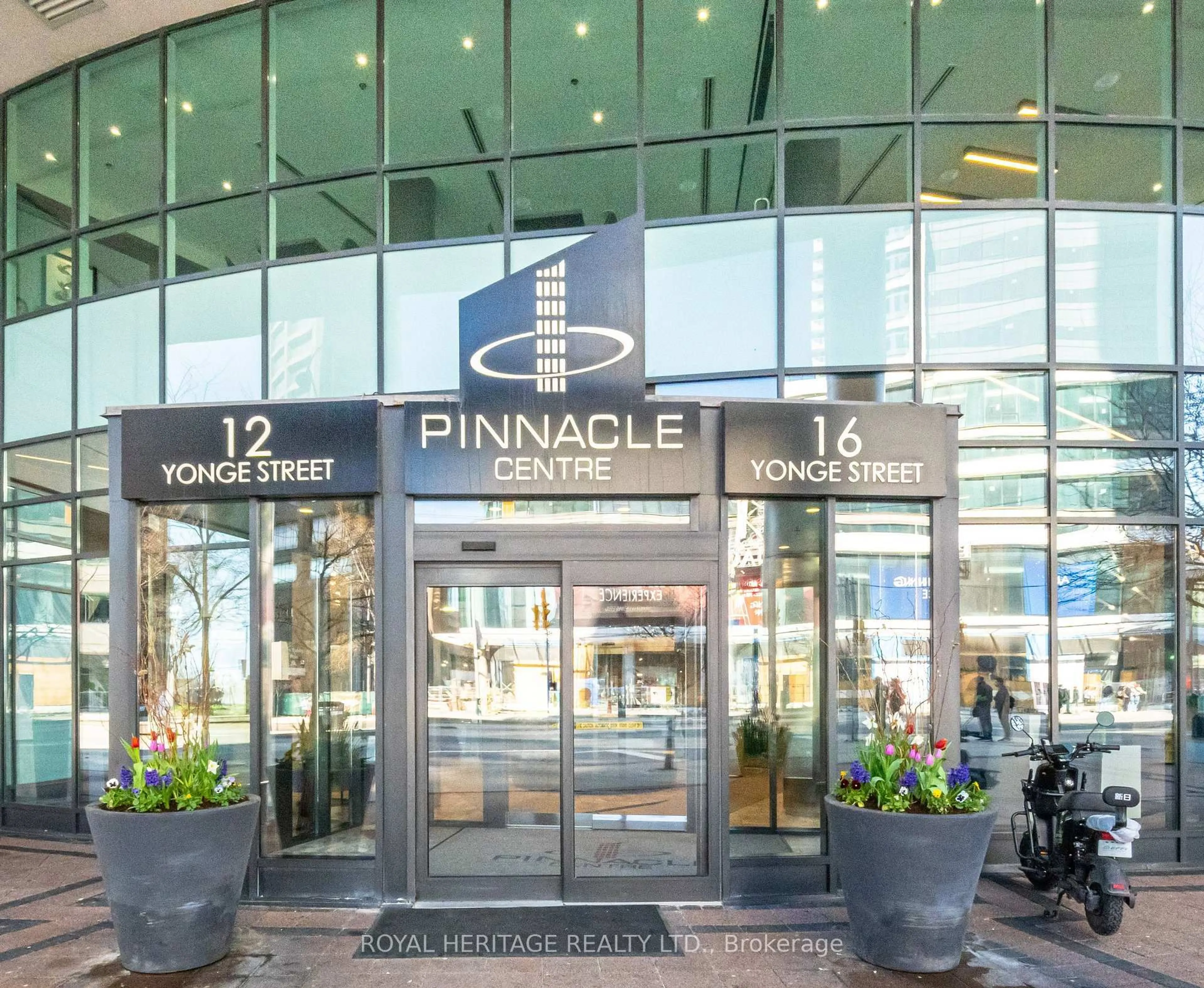 Indoor foyer for 12 Yonge St #611, Toronto Ontario M5E 1Z9