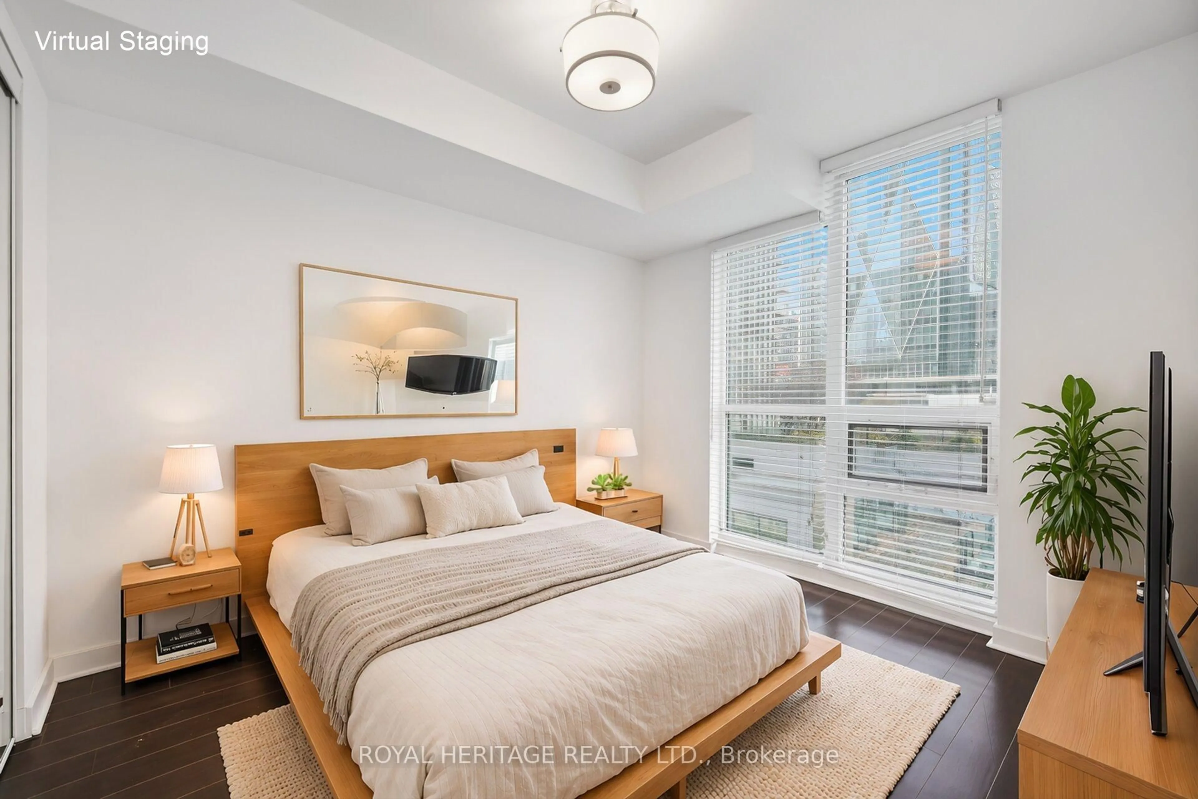 Bedroom with bed, unknown for 12 Yonge St #611, Toronto Ontario M5E 1Z9