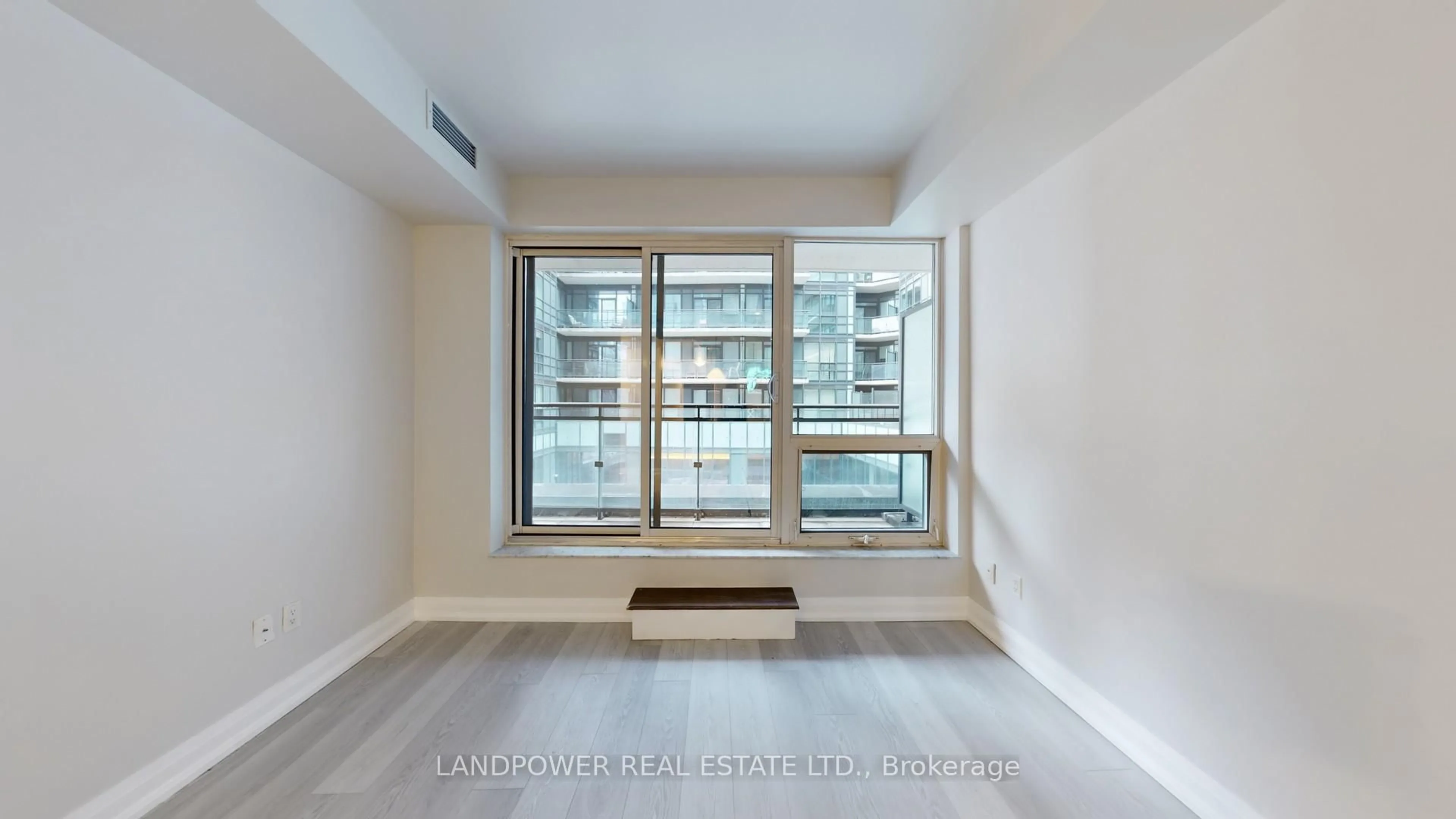 A pic of a room for 460 Adelaide St #639, Toronto Ontario M5A 1N6