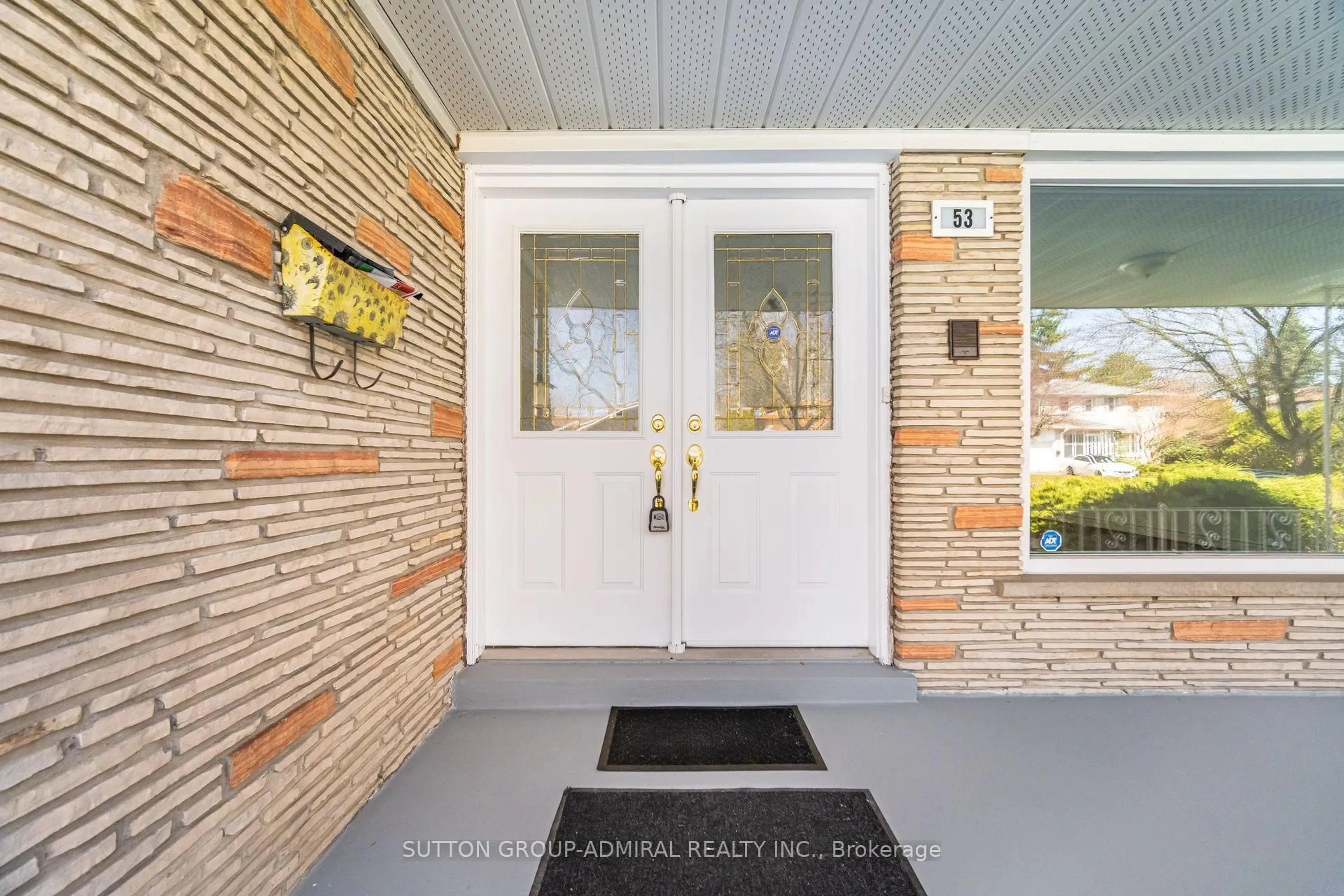 Indoor entryway for 53 Bestview Dr, Toronto Ontario M2M 2X8
