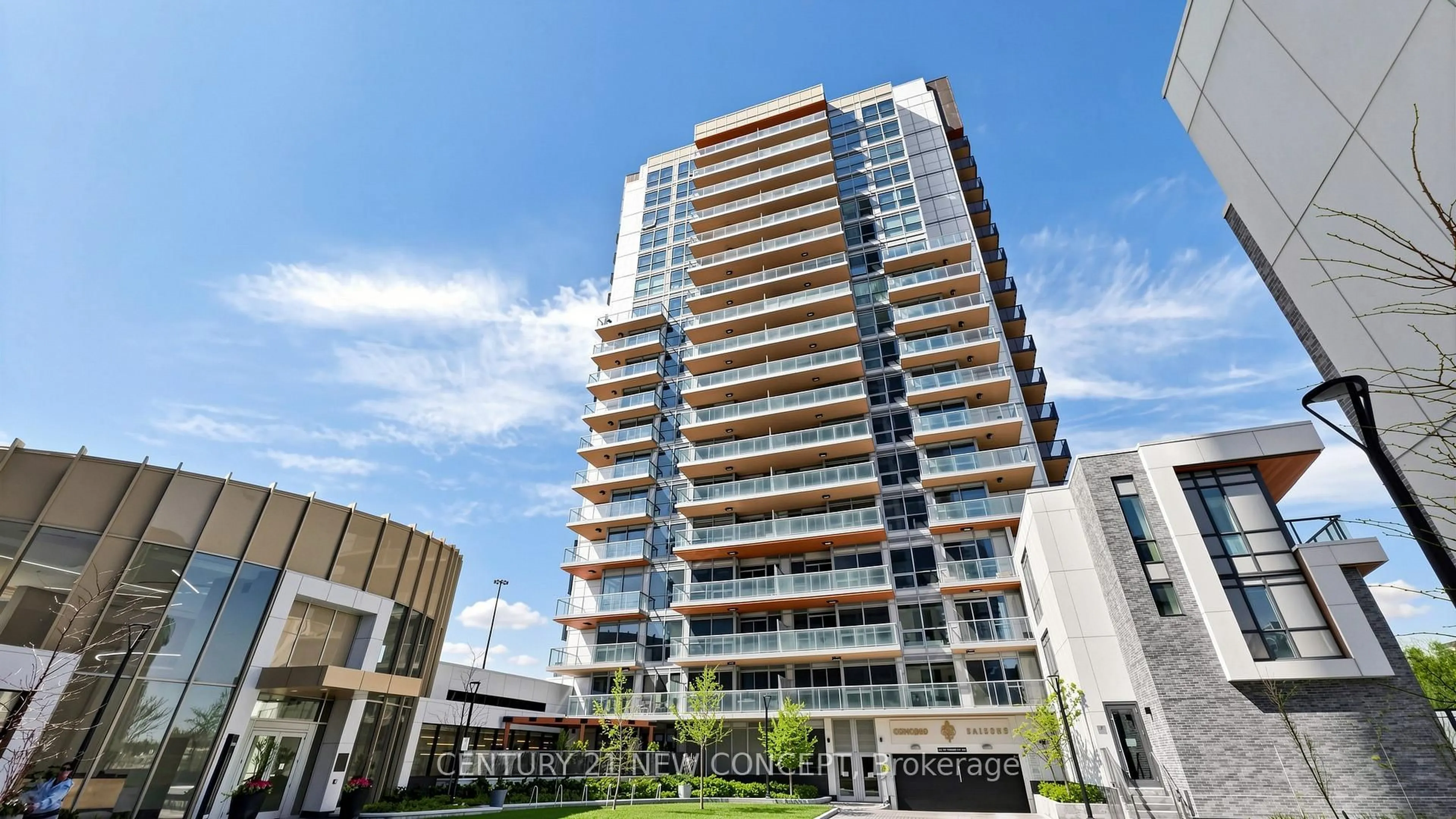 Indoor foyer for 25 McMahon Dr, Toronto Ontario M2K 0J1