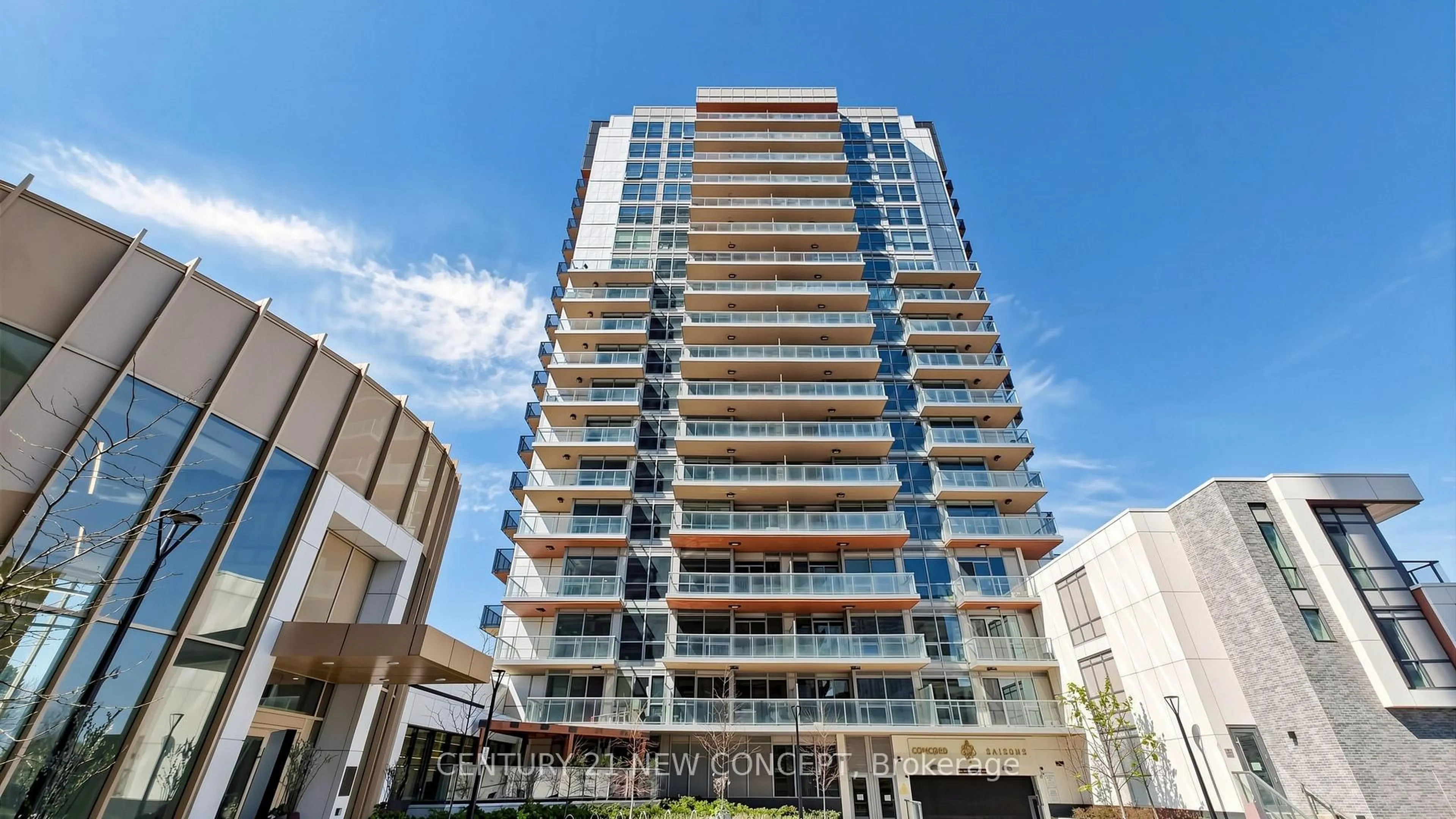 Indoor foyer for 25 McMahon Dr, Toronto Ontario M2K 0J1