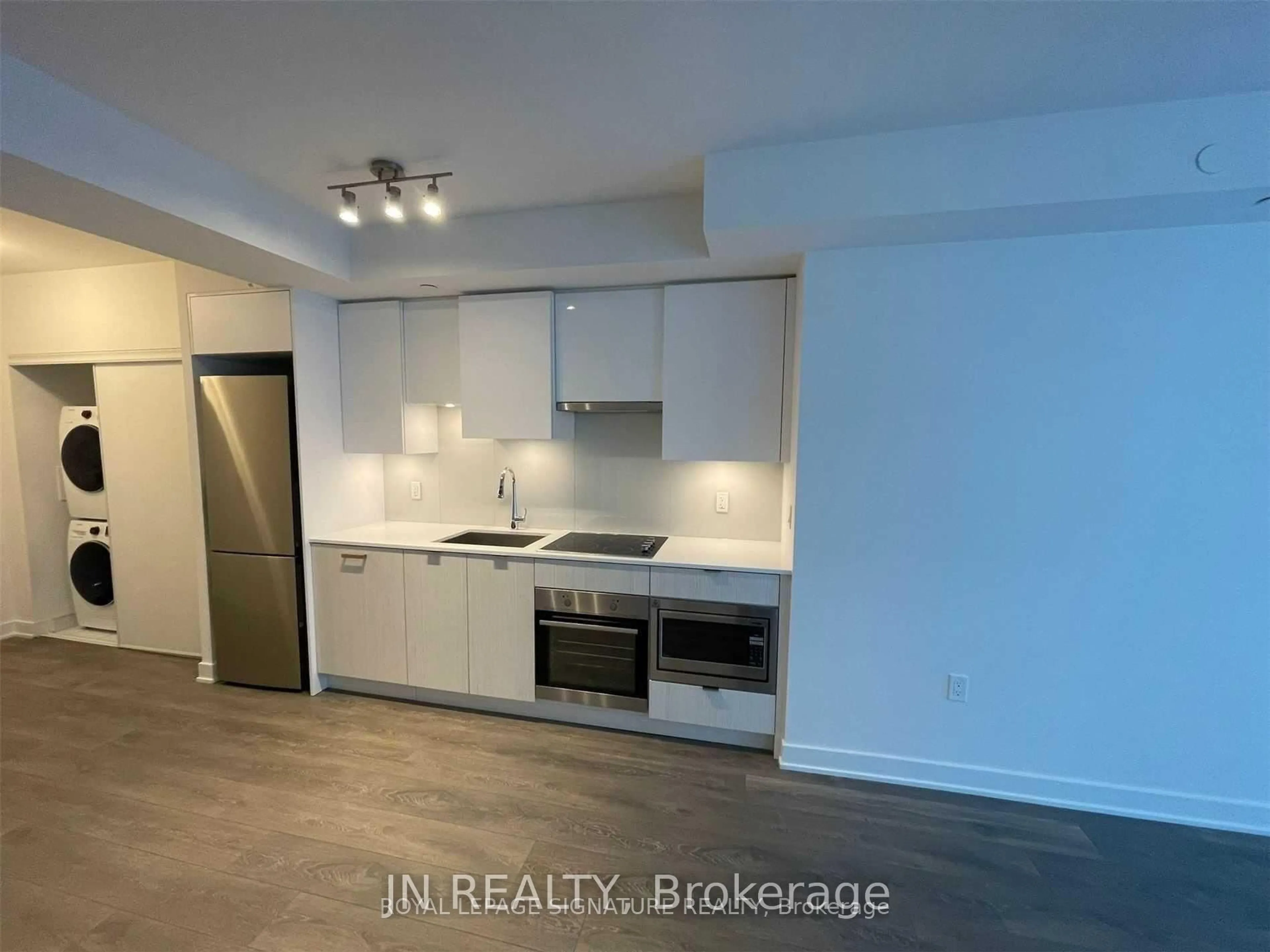 Standard kitchen, unknown for 99 Broadway Ave #2306, Toronto Ontario M4P 1E3