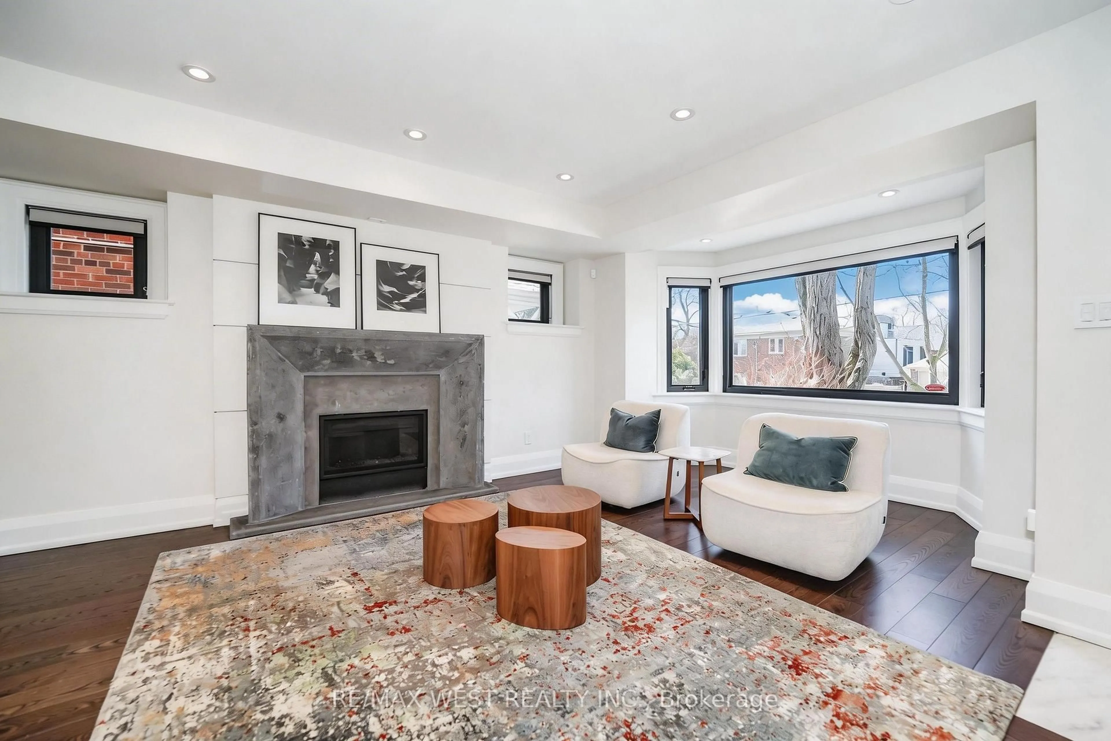 Living room with furniture, unknown for 79 Elmsthorpe Ave, Toronto Ontario M5P 2L8