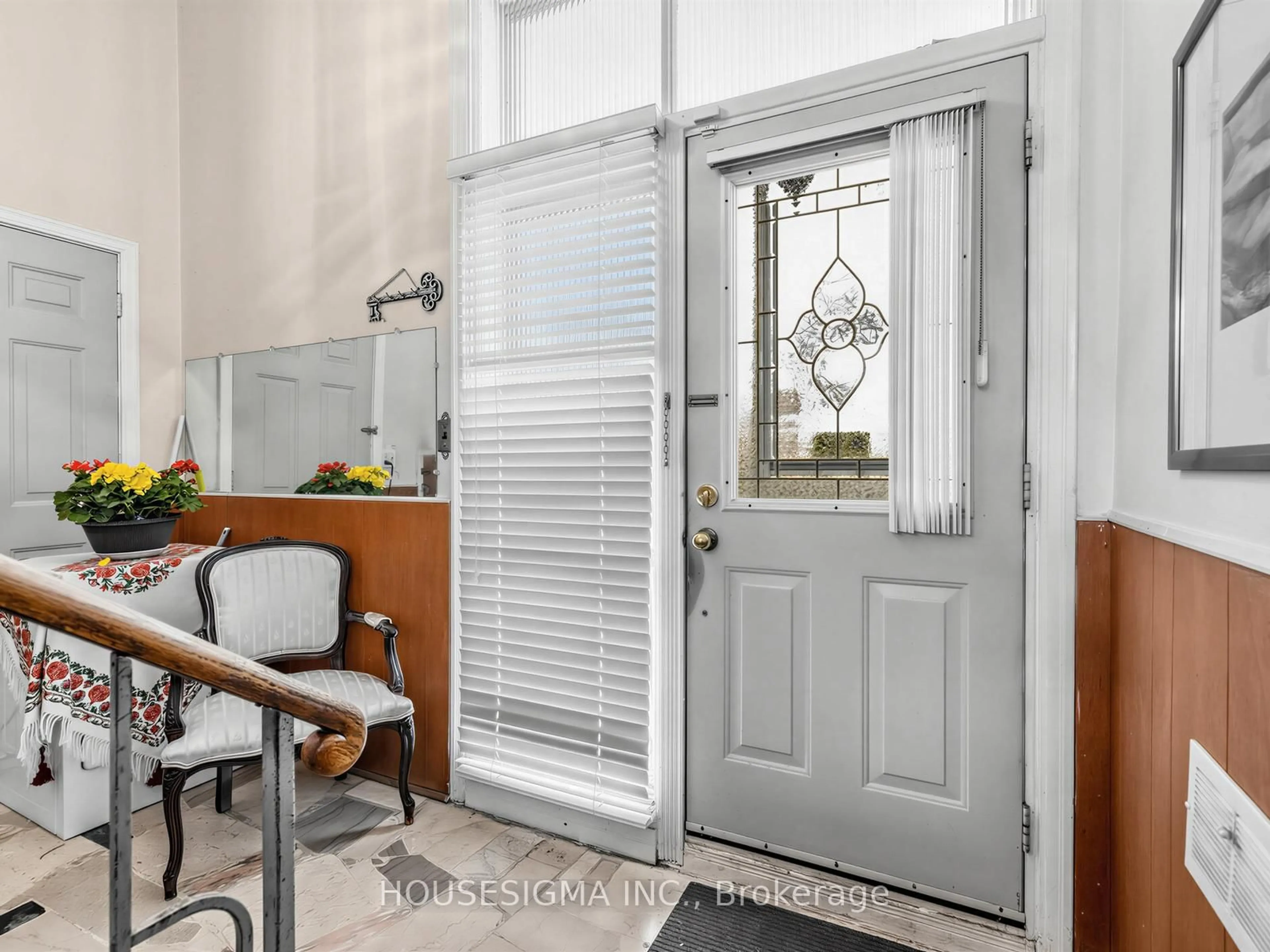 Indoor entryway for 169 Sloane Ave, Toronto Ontario M4A 2C2