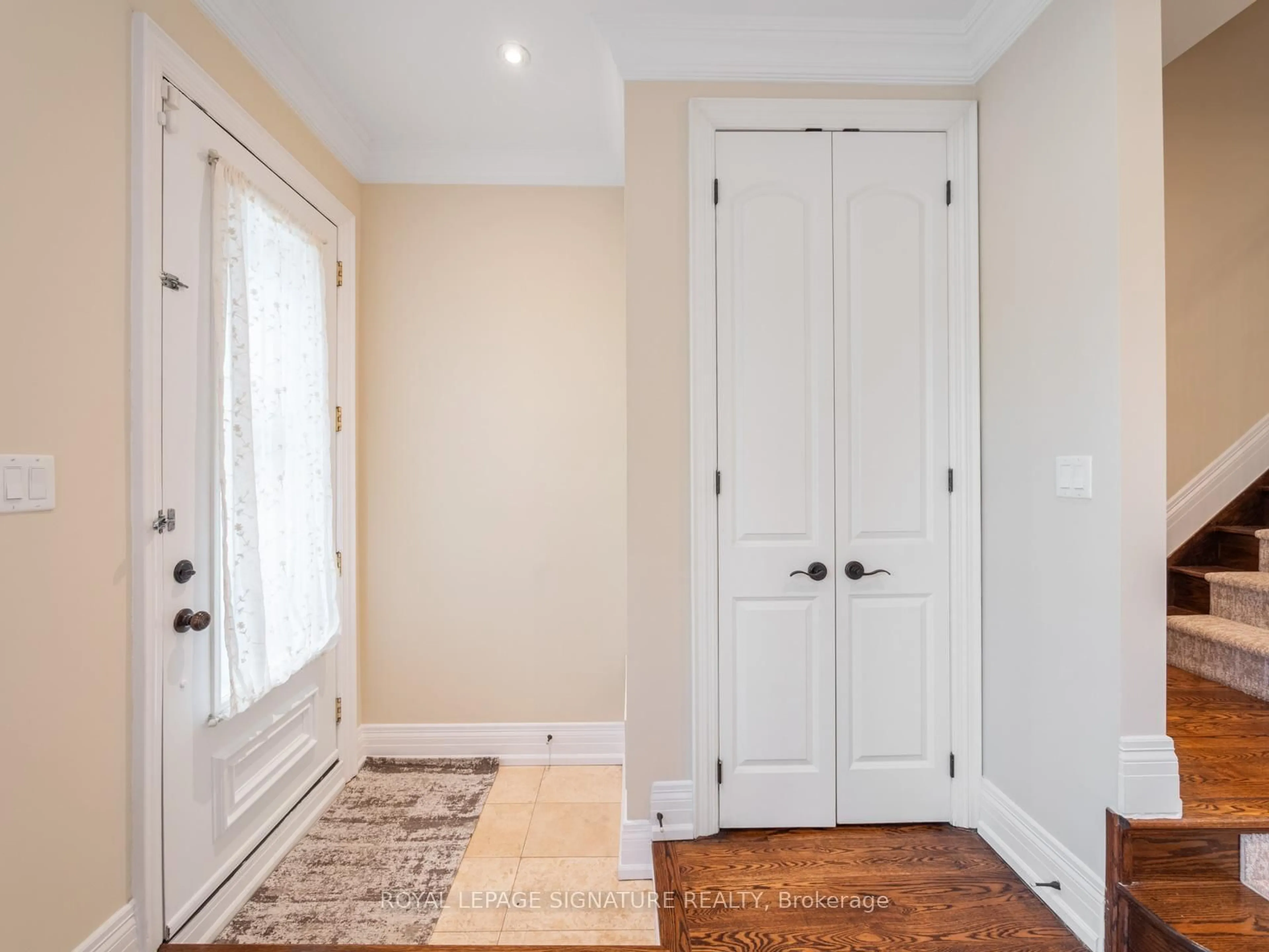 Indoor entryway for 3002 Bayview Ave, Toronto Ontario M2N 5K9