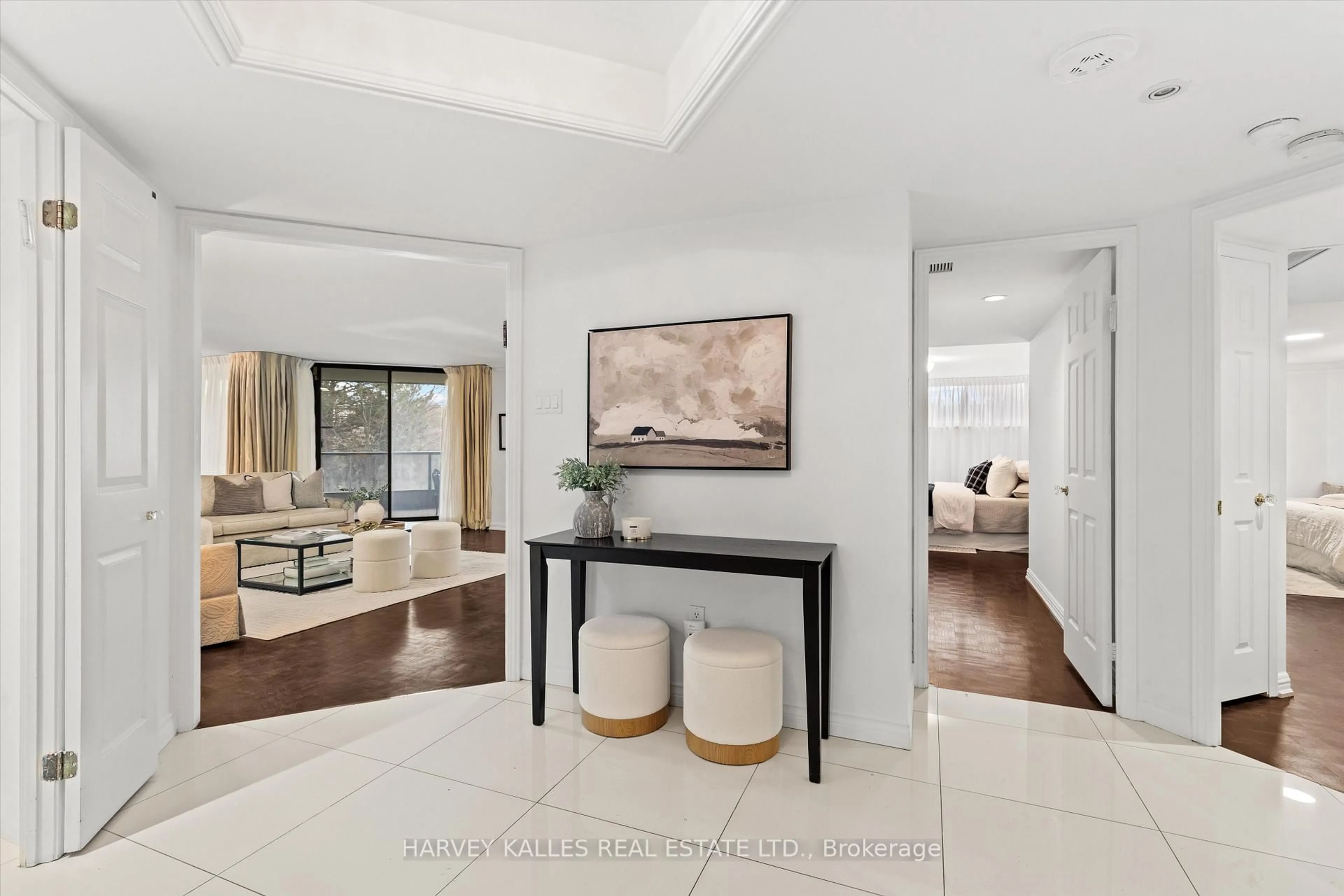 Indoor entryway for 3900 Yonge St #201, Toronto Ontario M4N 3N6