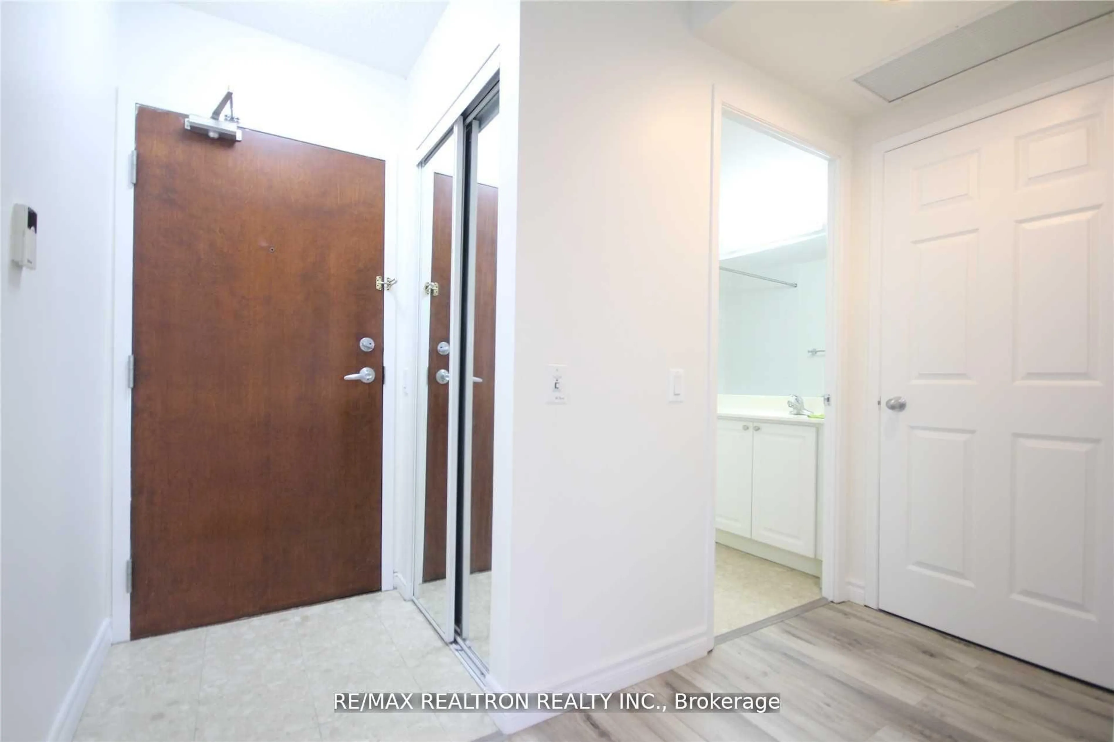 Indoor foyer for 35 Finch Ave #1208, Toronto Ontario M2N 6Z8
