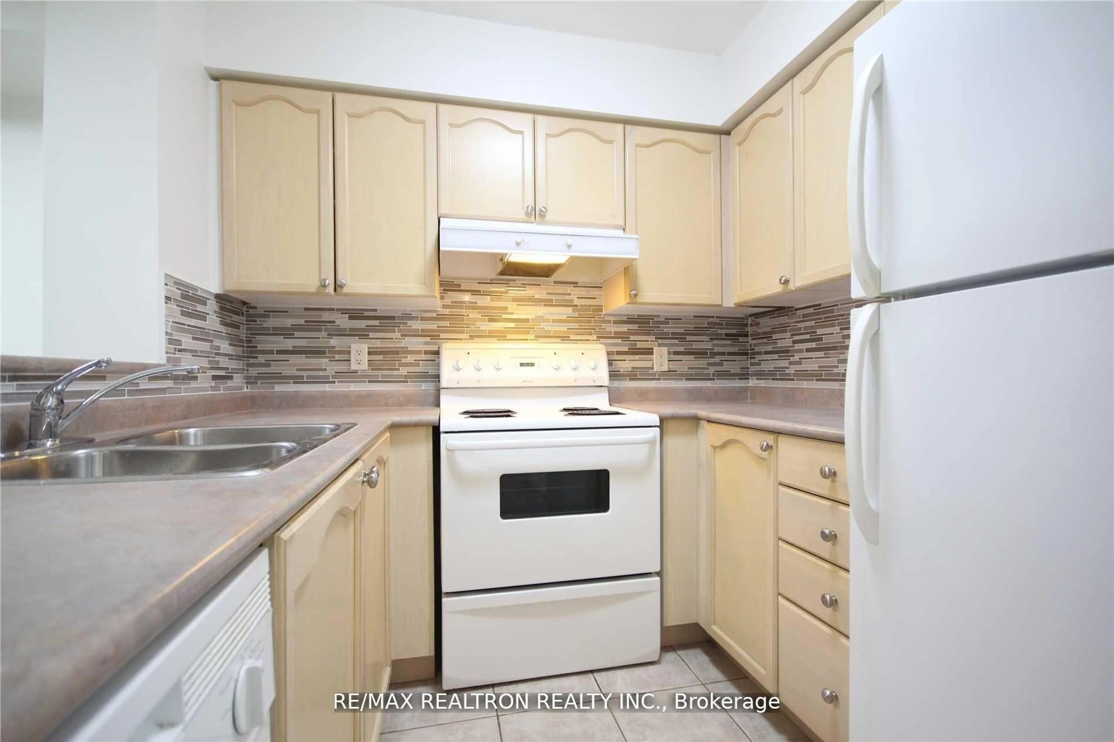 Standard kitchen, unknown for 35 Finch Ave #1208, Toronto Ontario M2N 6Z8
