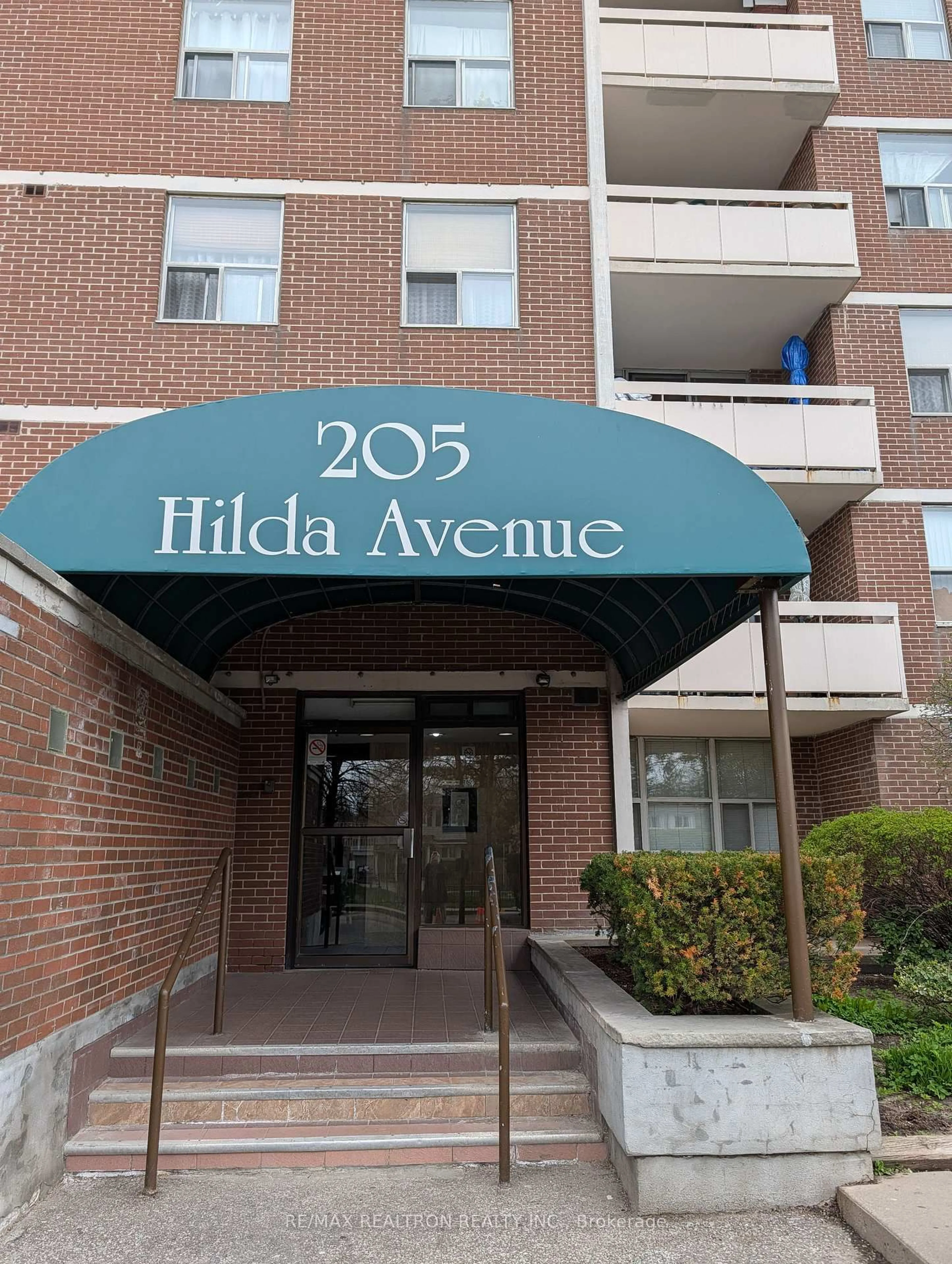 Indoor foyer for 205 Hilda Ave #2208, Toronto Ontario M2M 4B1