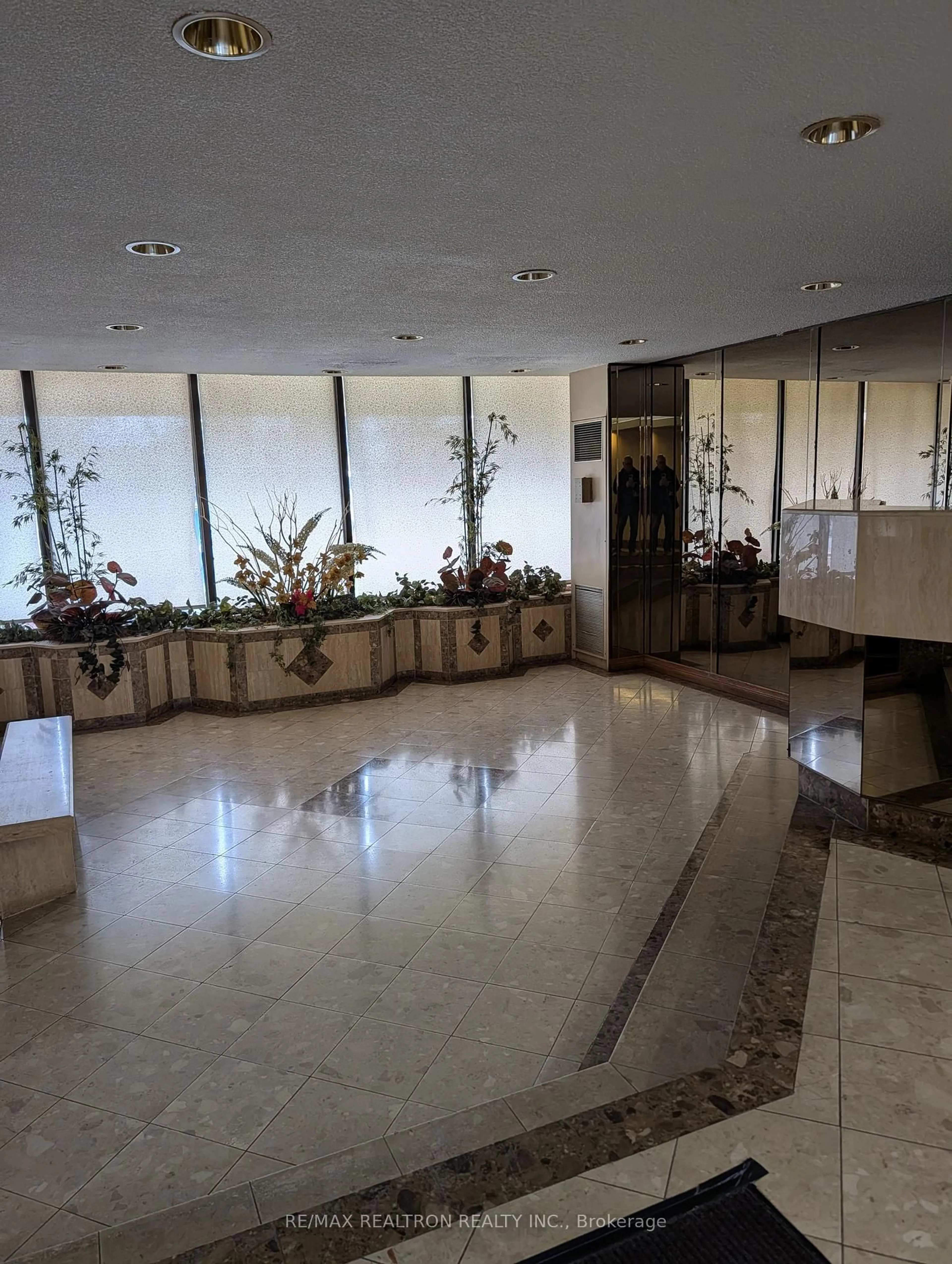 Lobby for 205 Hilda Ave #2208, Toronto Ontario M2M 4B1