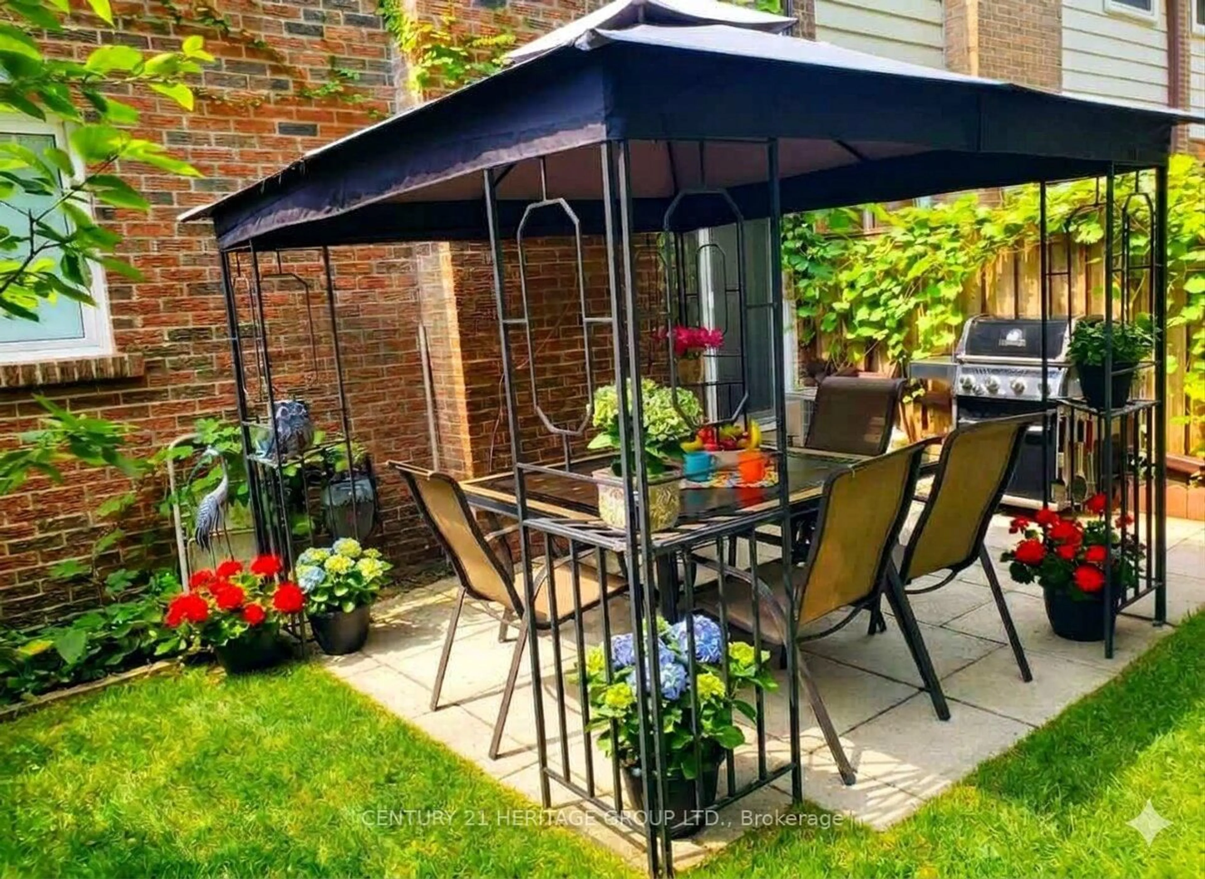Patio, street for 131 Black Hawk Way, Toronto Ontario M2R 3L7
