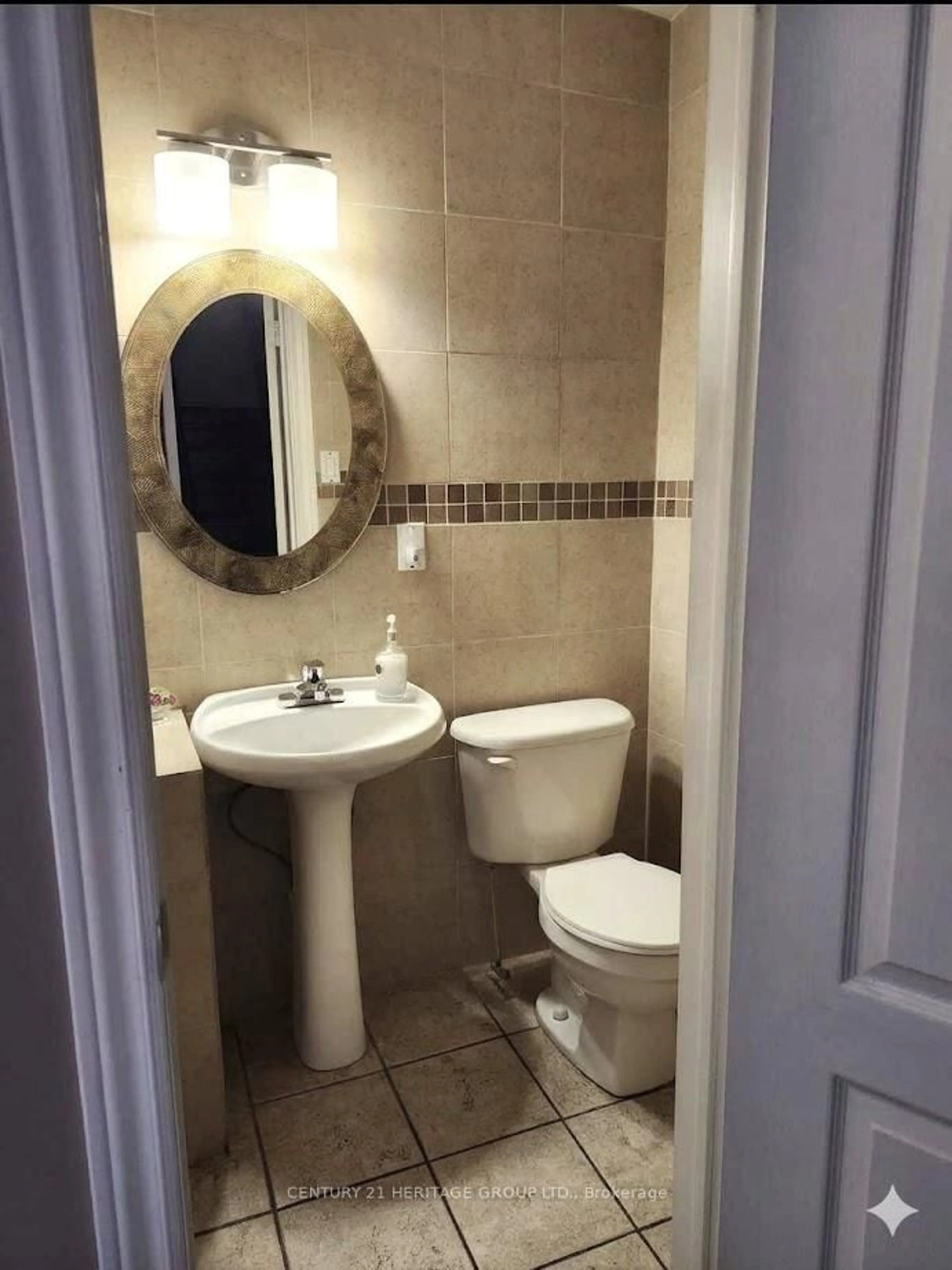 Standard bathroom, unknown for 131 Black Hawk Way, Toronto Ontario M2R 3L7