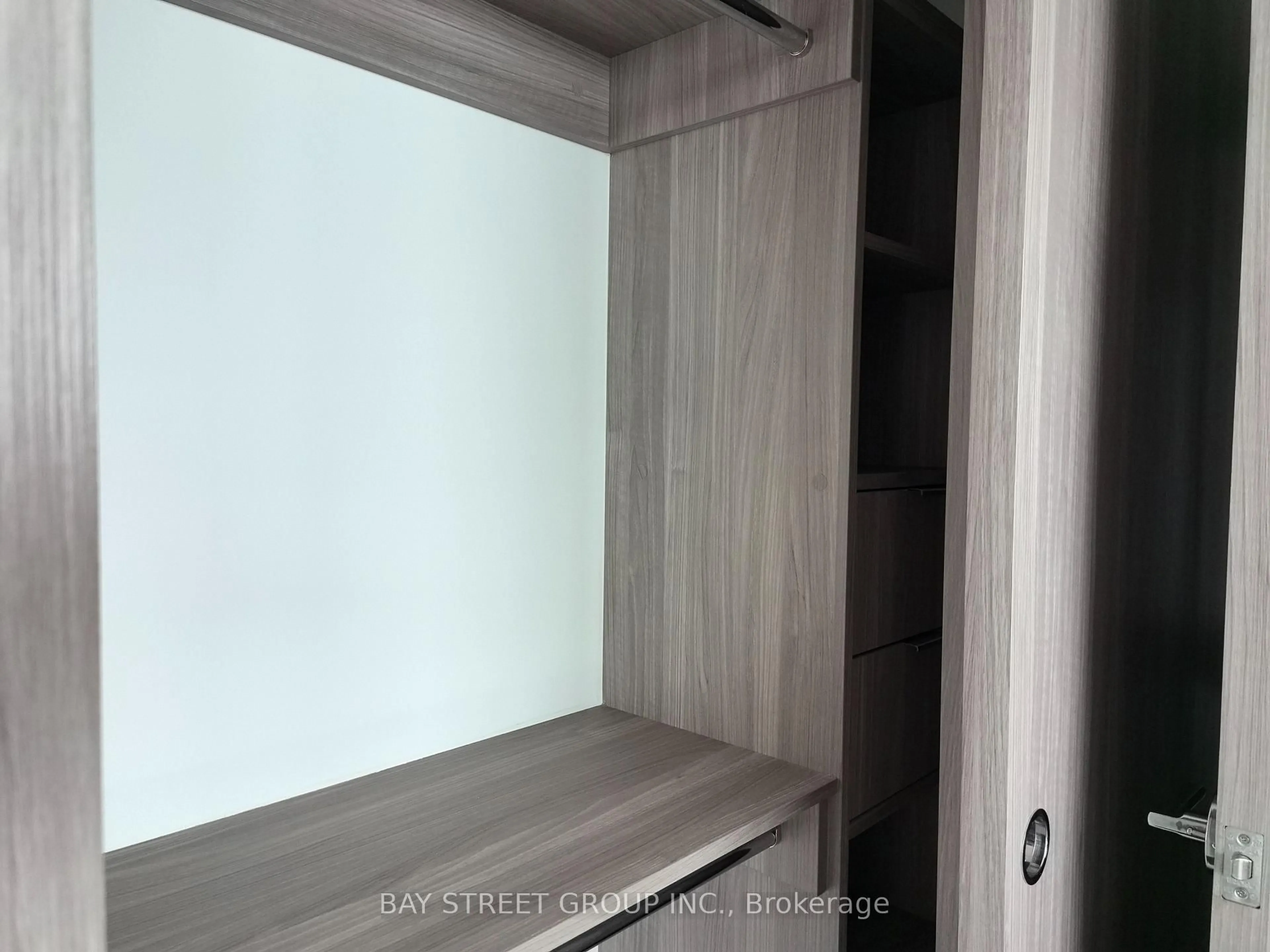 Unknown for 27 Mcmahon Dr #2702, Toronto Ontario L3R 9Y7