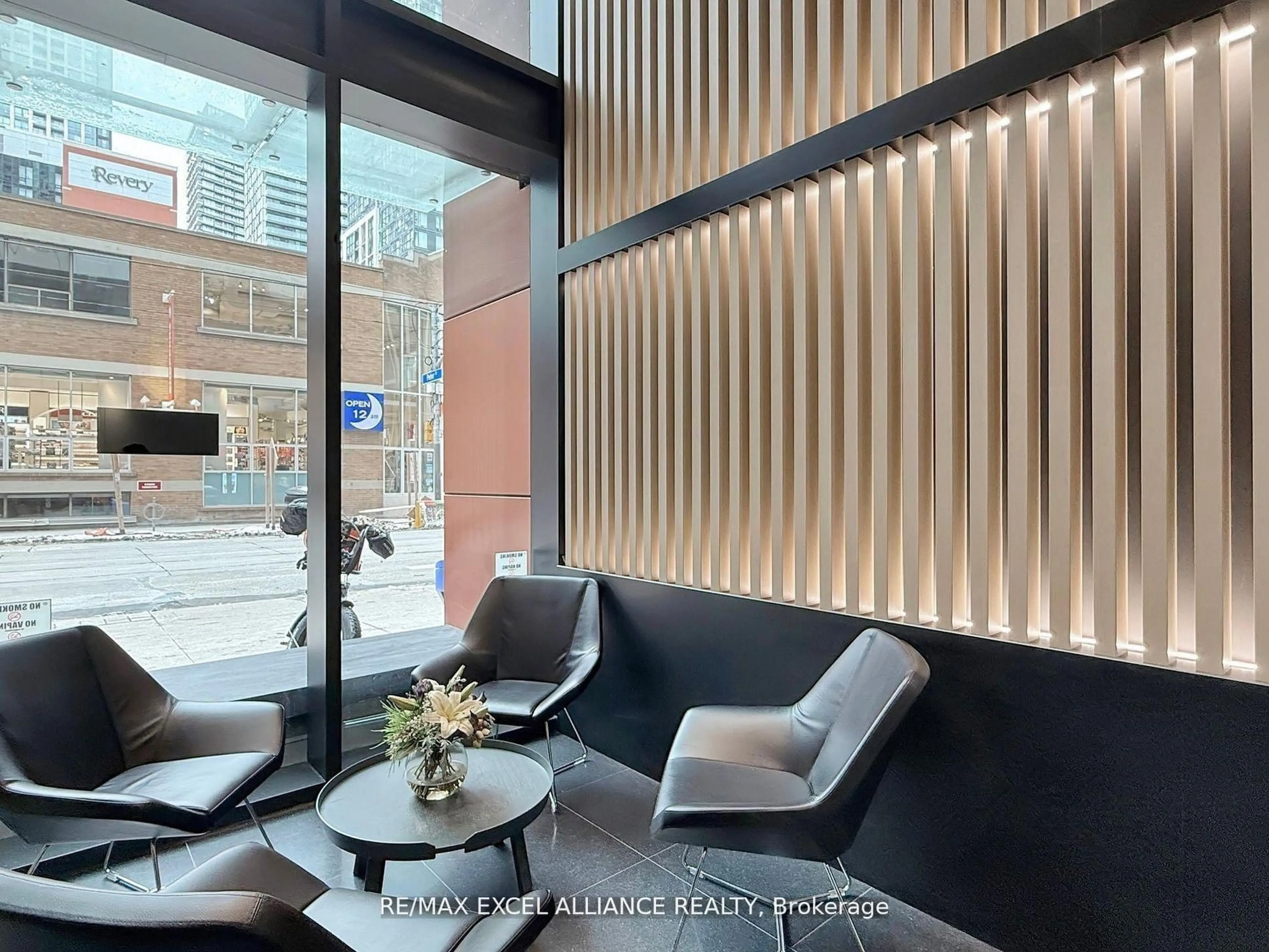 Unknown for 357 King St #206, Toronto Ontario M5V 0S7