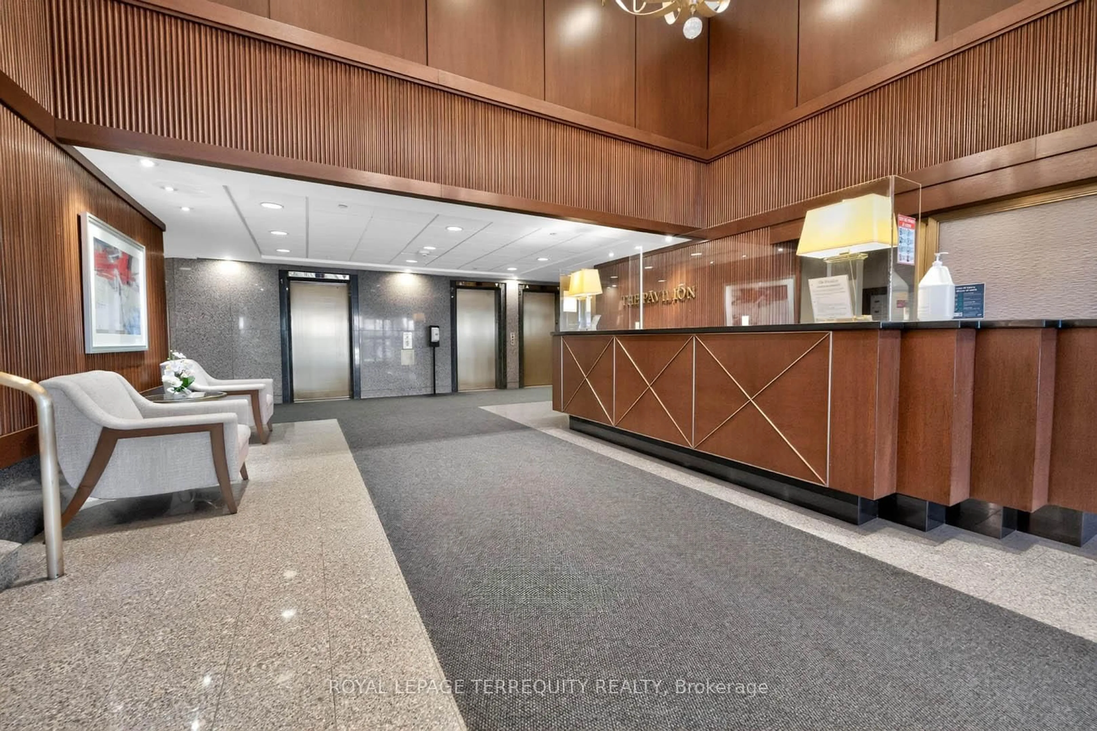 Lobby for 10 Kenneth Ave #1805, Toronto Ontario M2N 6K6