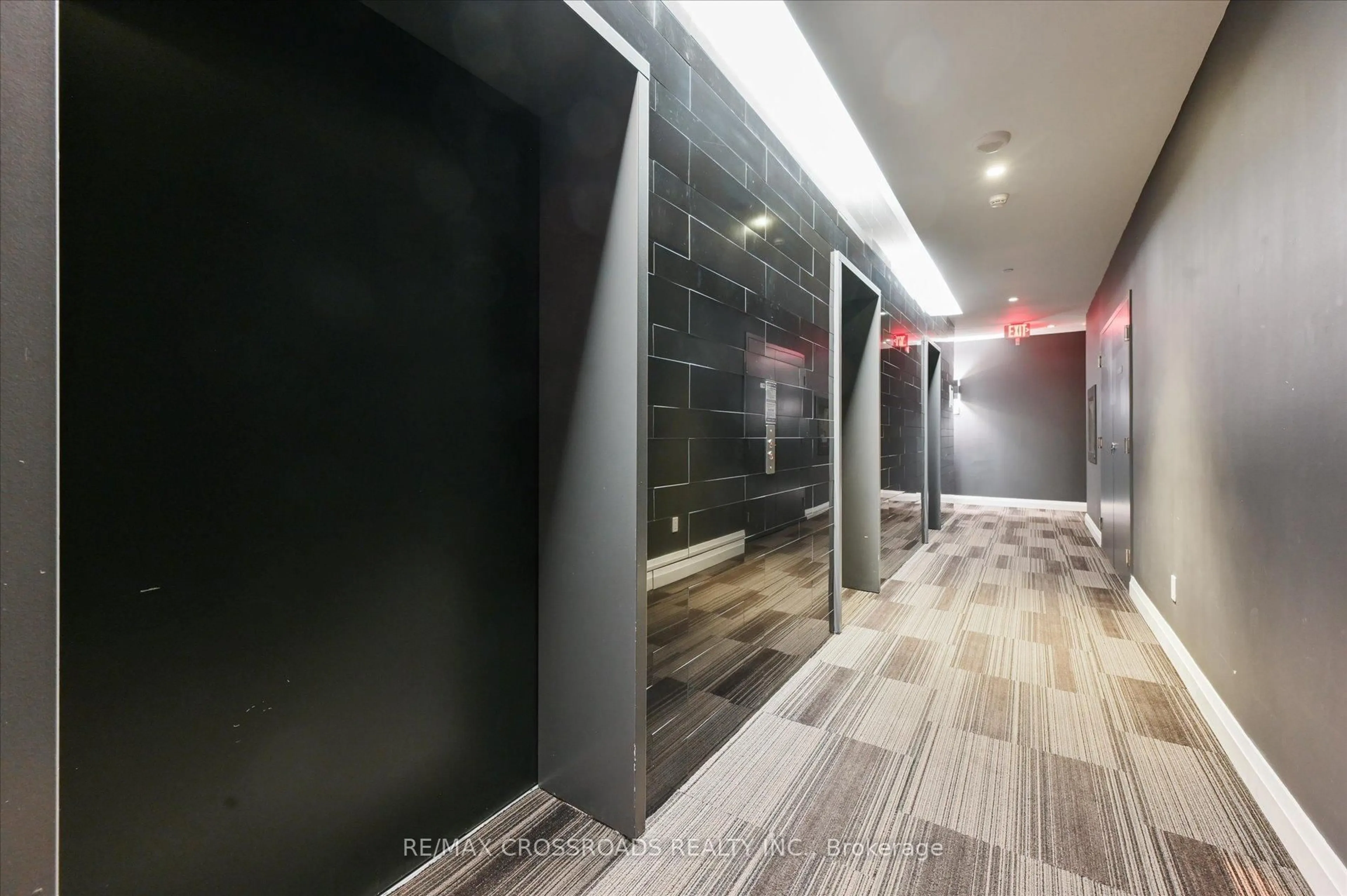 Indoor foyer for 224 King St #3006, Toronto Ontario M5H 0A6