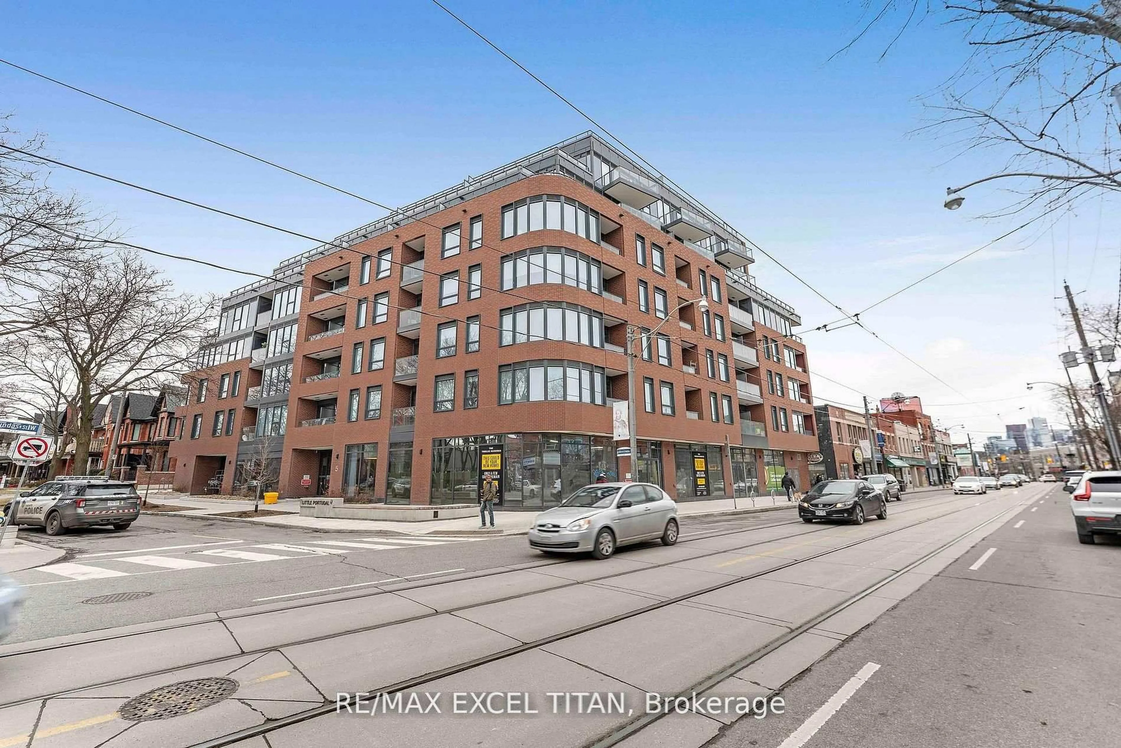 Home with brick exterior material, street for 5 Lakeview Ave #612, Toronto Ontario M6J 0H3