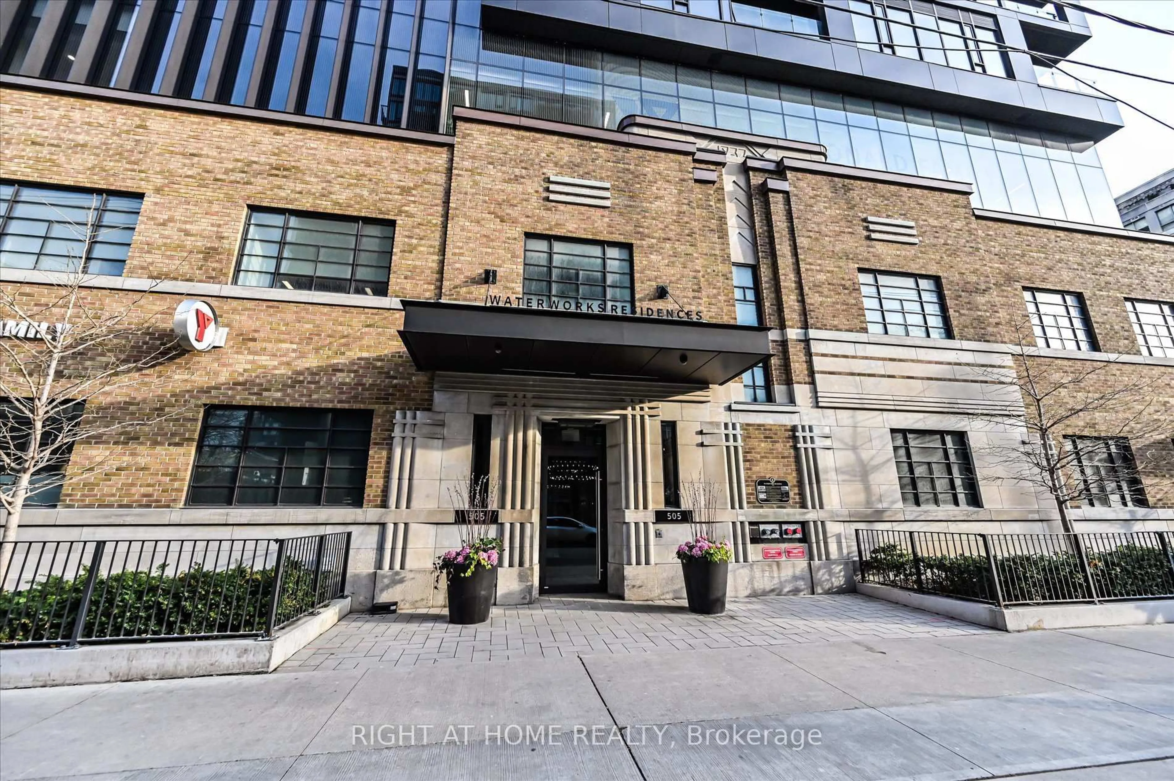 Indoor foyer for 505 Richmond St #623, Toronto Ontario M5V 1Y3