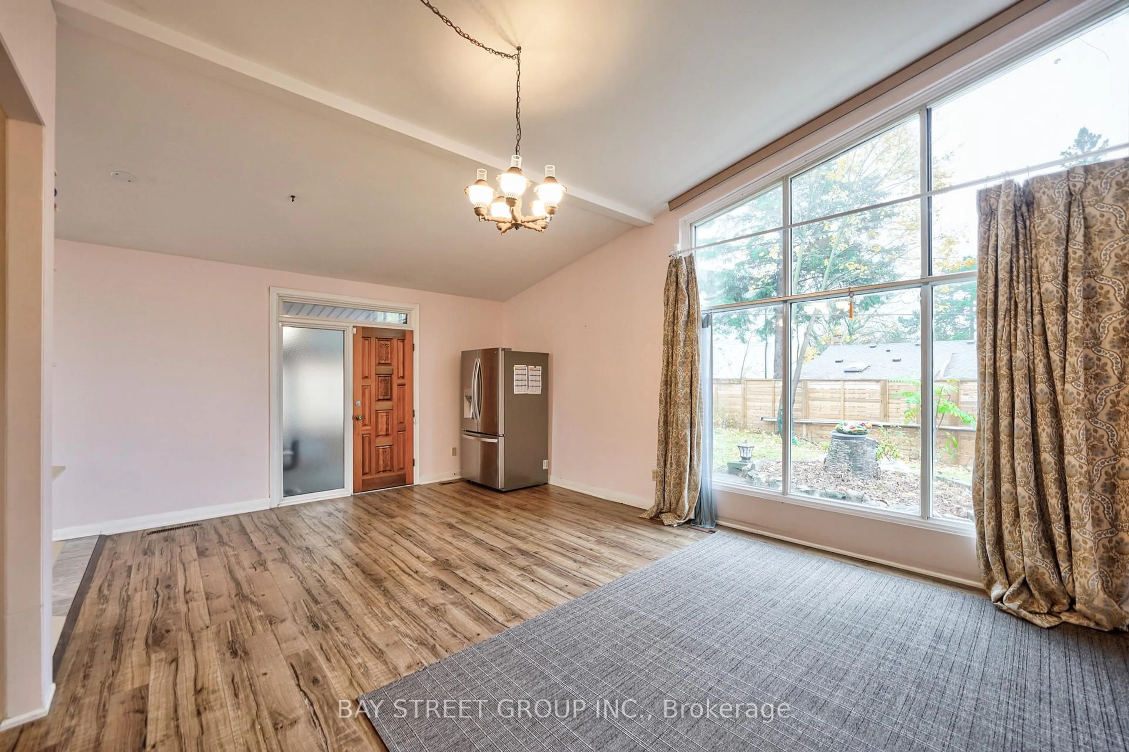 Unknown for 5 Cottonwood Dr, Toronto Ontario M3C 2B3