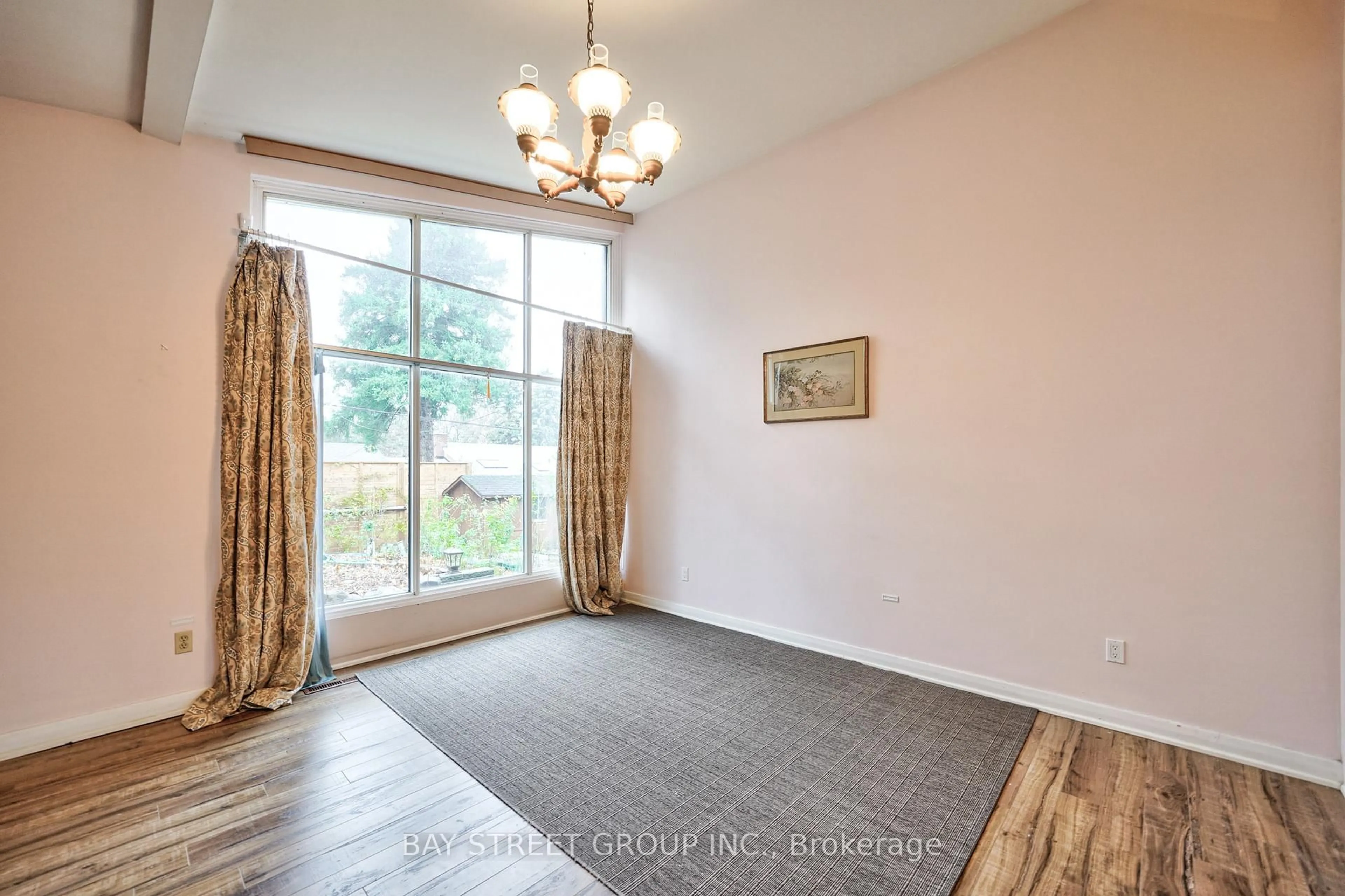 Unknown for 5 Cottonwood Dr, Toronto Ontario M3C 2B3