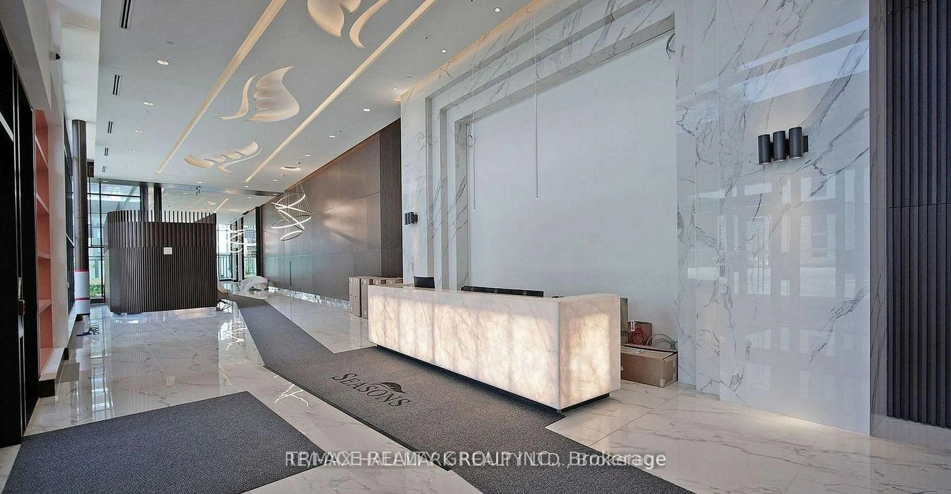 Indoor foyer for 85 McMahon Dr #3609, Toronto Ontario M2K 0H1