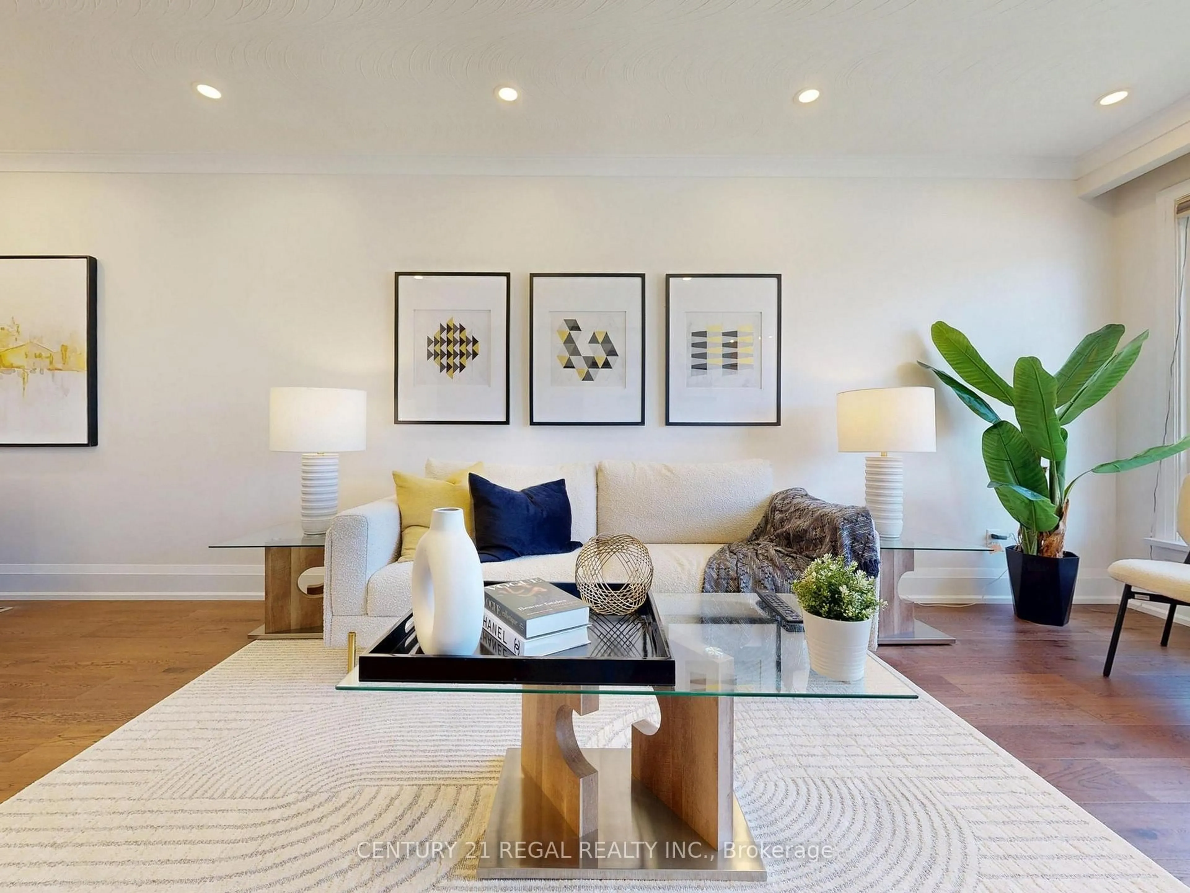 Living room with furniture, unknown for 126 Fenside Dr, Toronto Ontario M3A 2V8